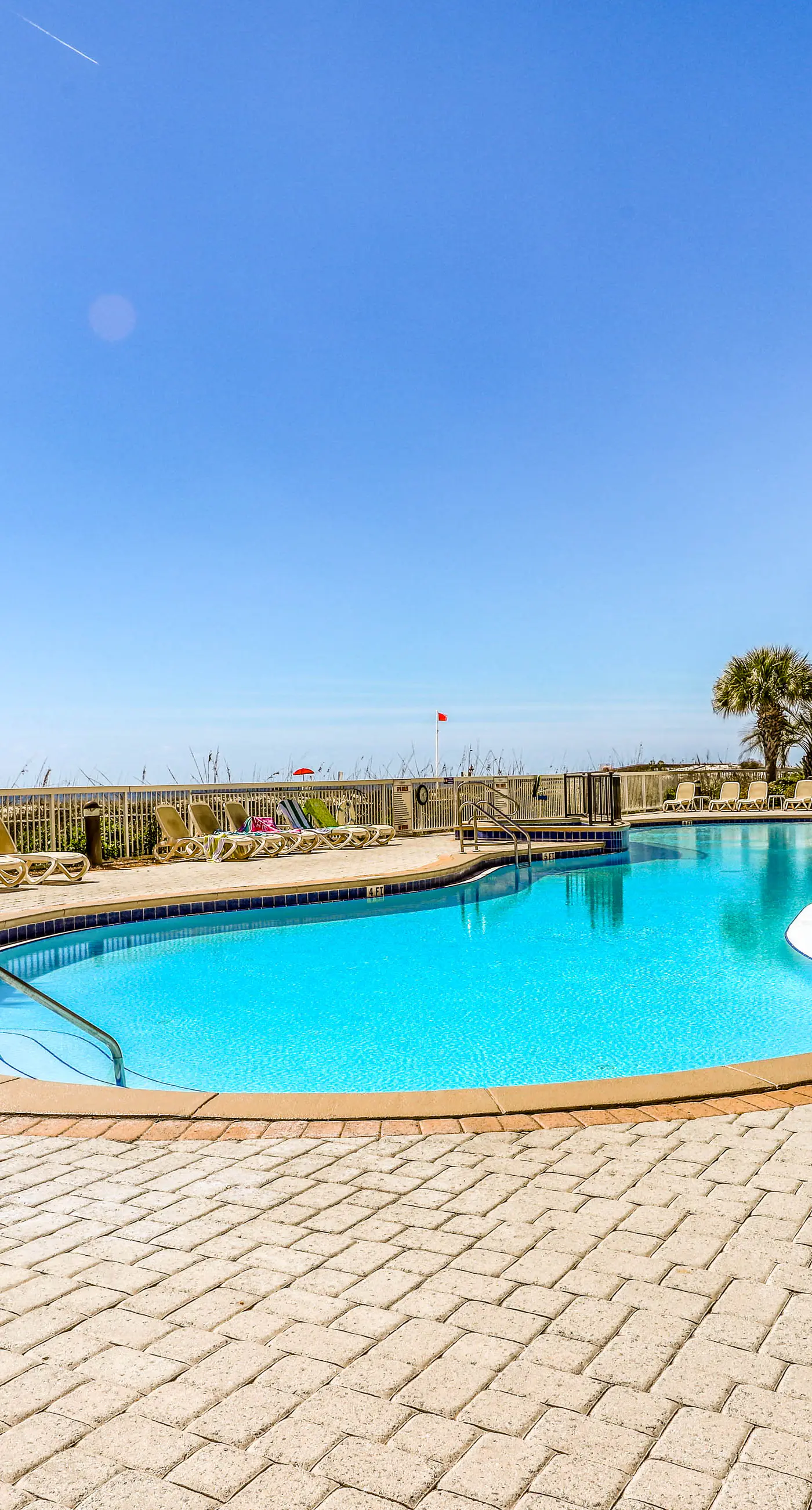 Gorgeous Gulf Front Condo Pools Onsite, Nearby Activities, Shops, Restaurants!