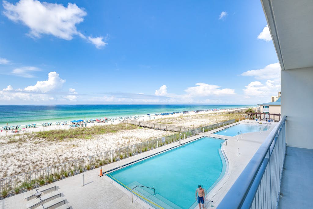 Blu Condos 301