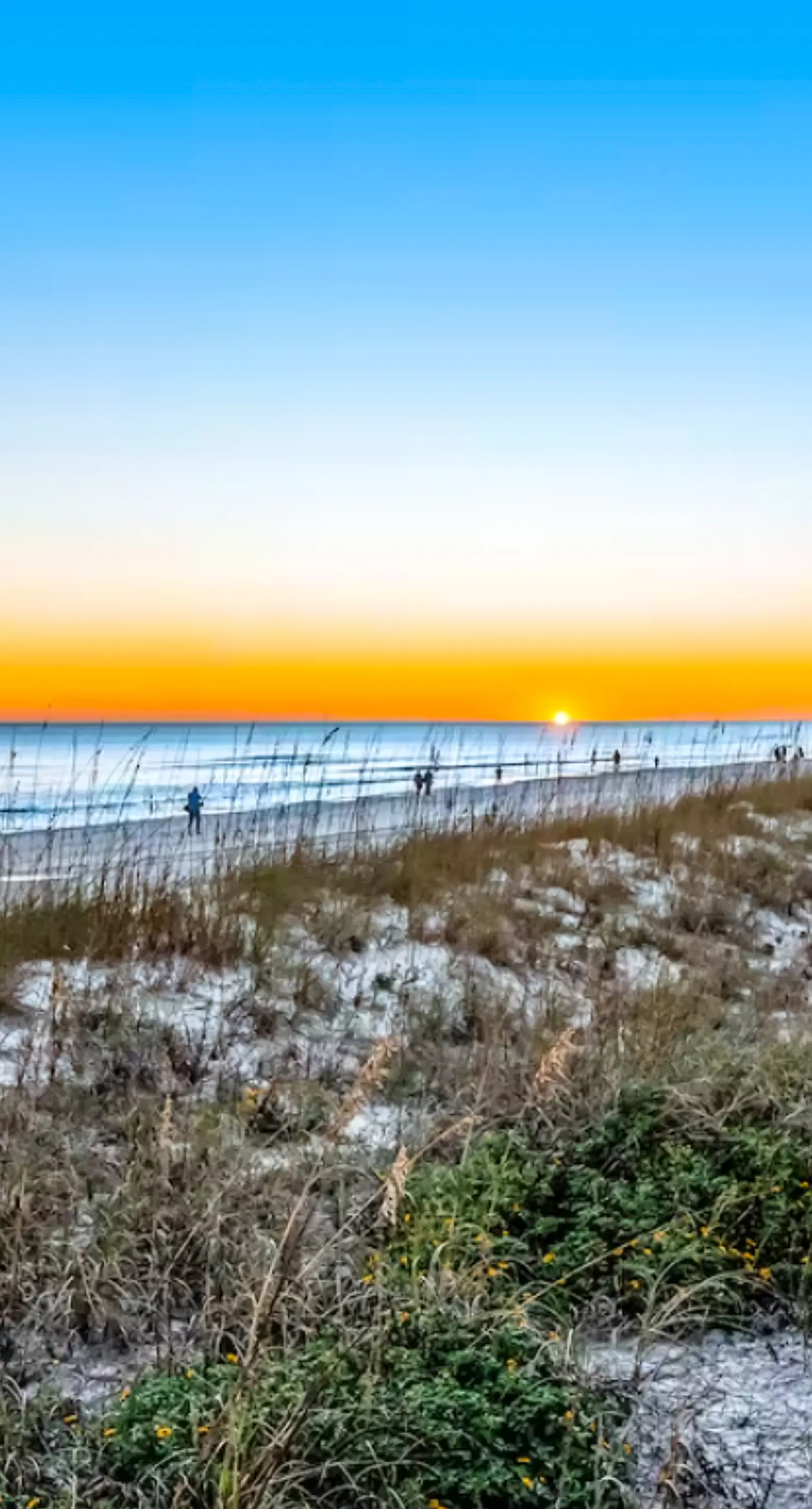 Third-floor, Gulf-view condo with pool and hot tub access, central AC, & W&D