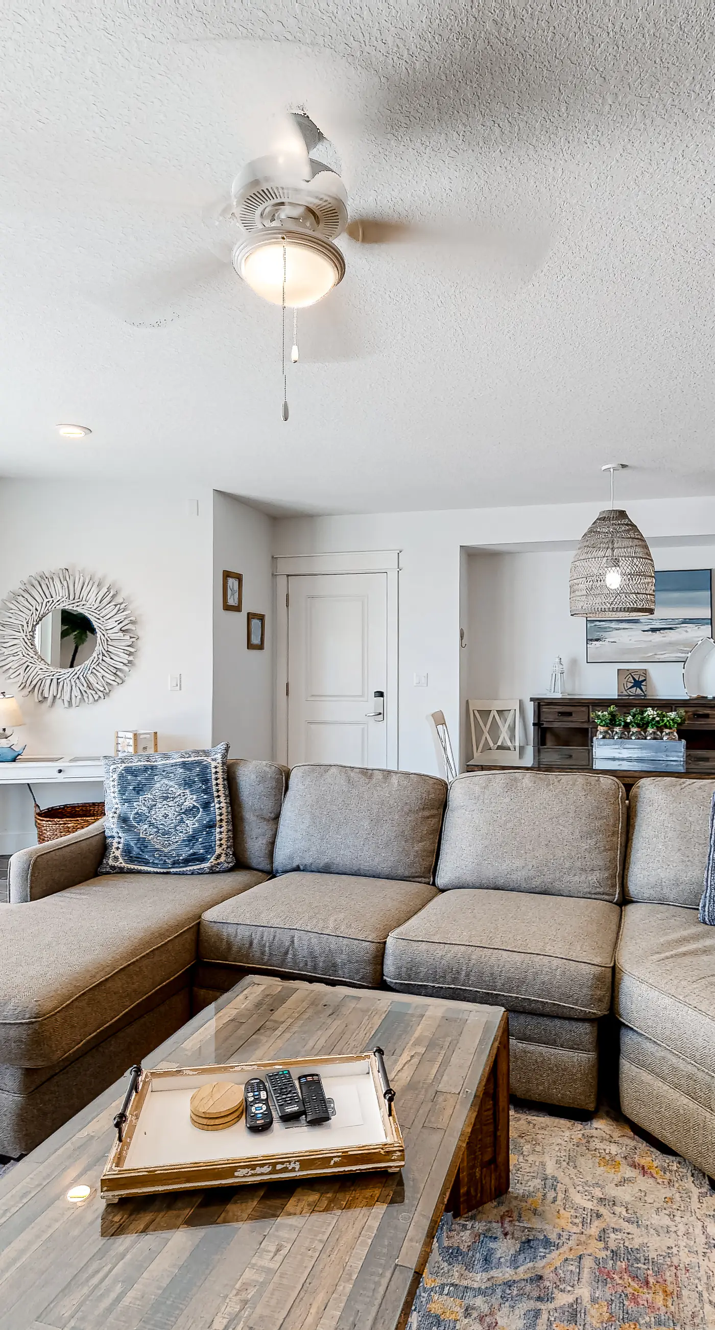 Blu 400 - Spacious, gulf-front condo with resort amenities -  near restaurants