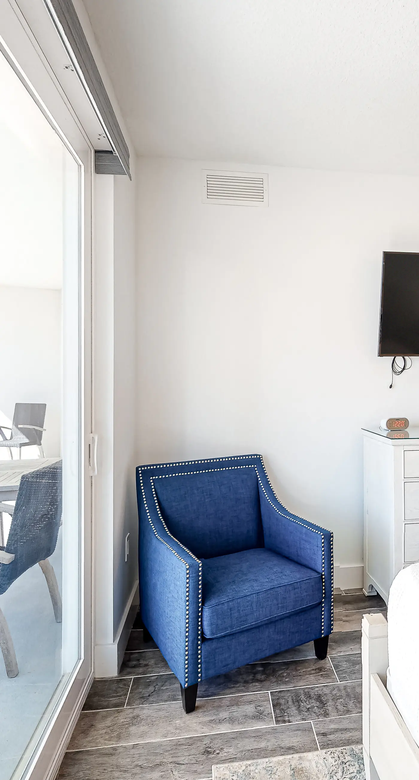 Blu 400 - Spacious, gulf-front condo with resort amenities -  near restaurants