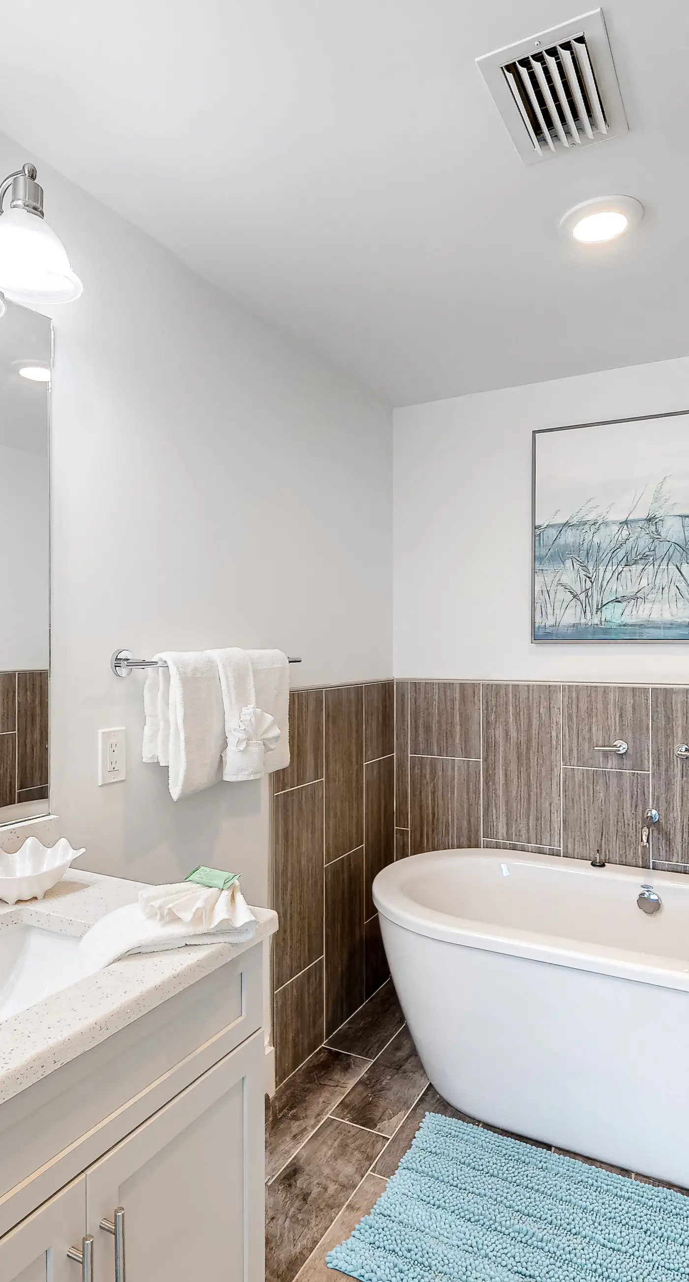 Blu 400 - Spacious, gulf-front condo with resort amenities -  near restaurants