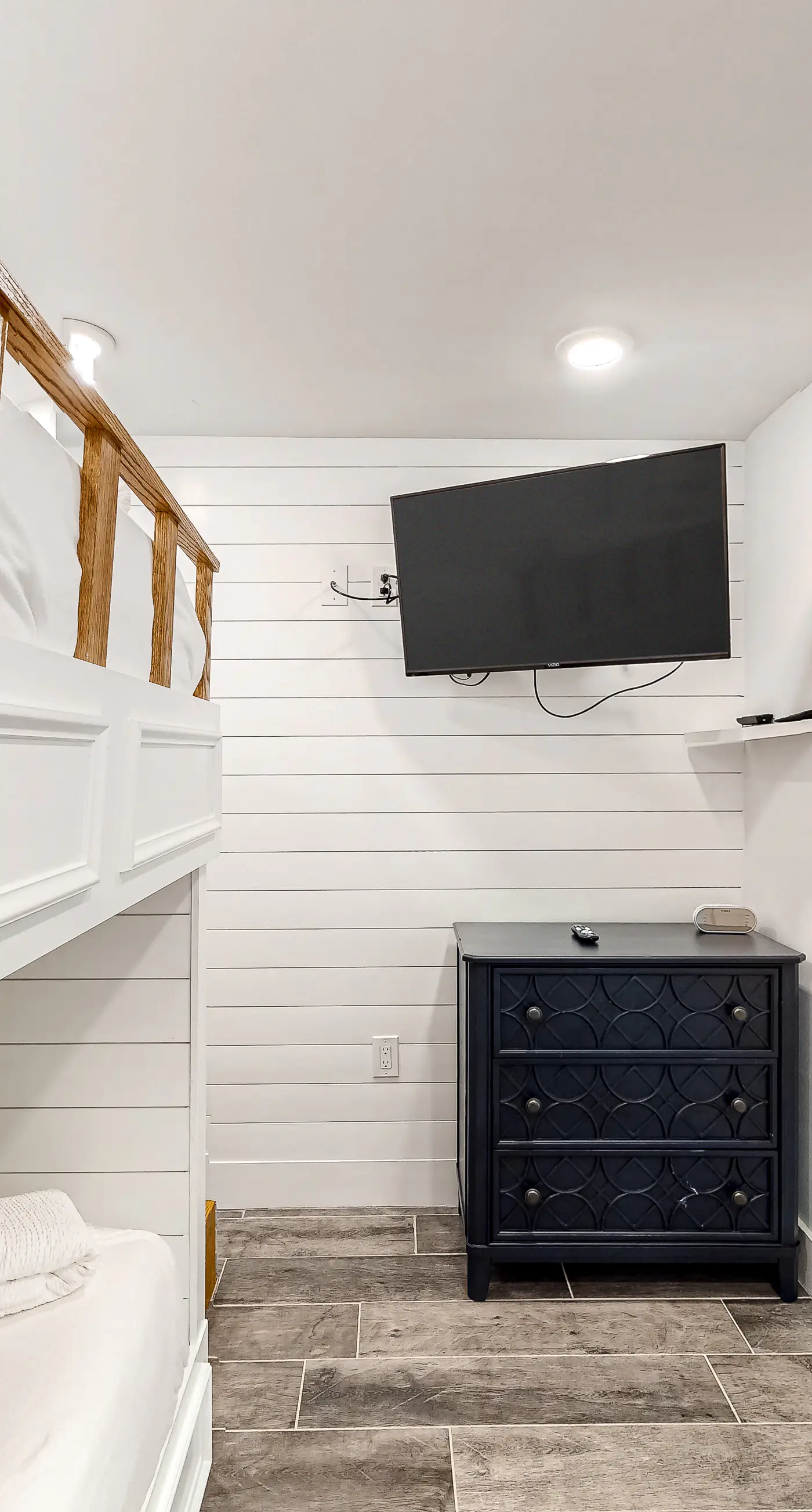 Blu 400 - Spacious, gulf-front condo with resort amenities -  near restaurants