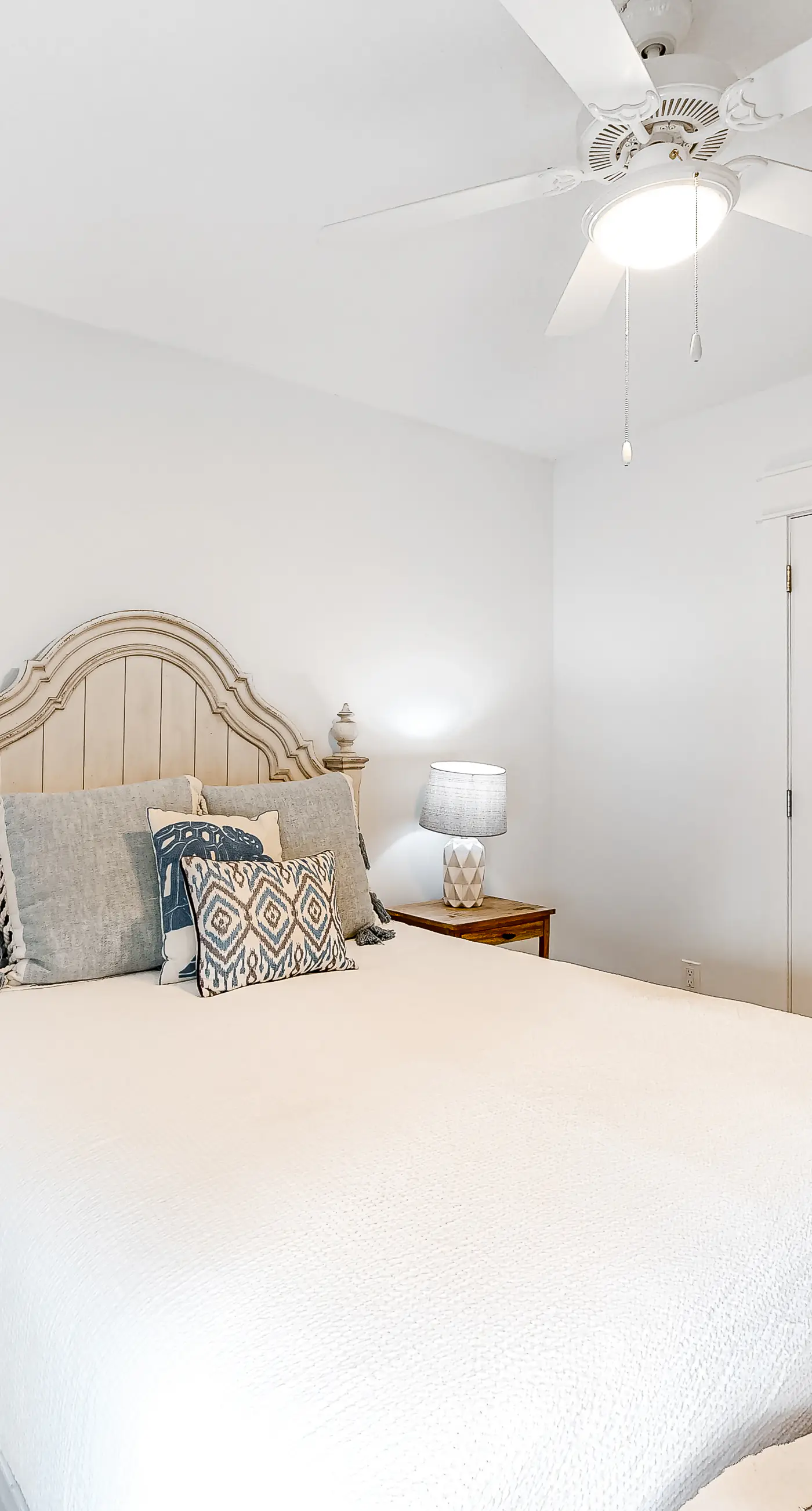 Blu 400 - Spacious, gulf-front condo with resort amenities -  near restaurants