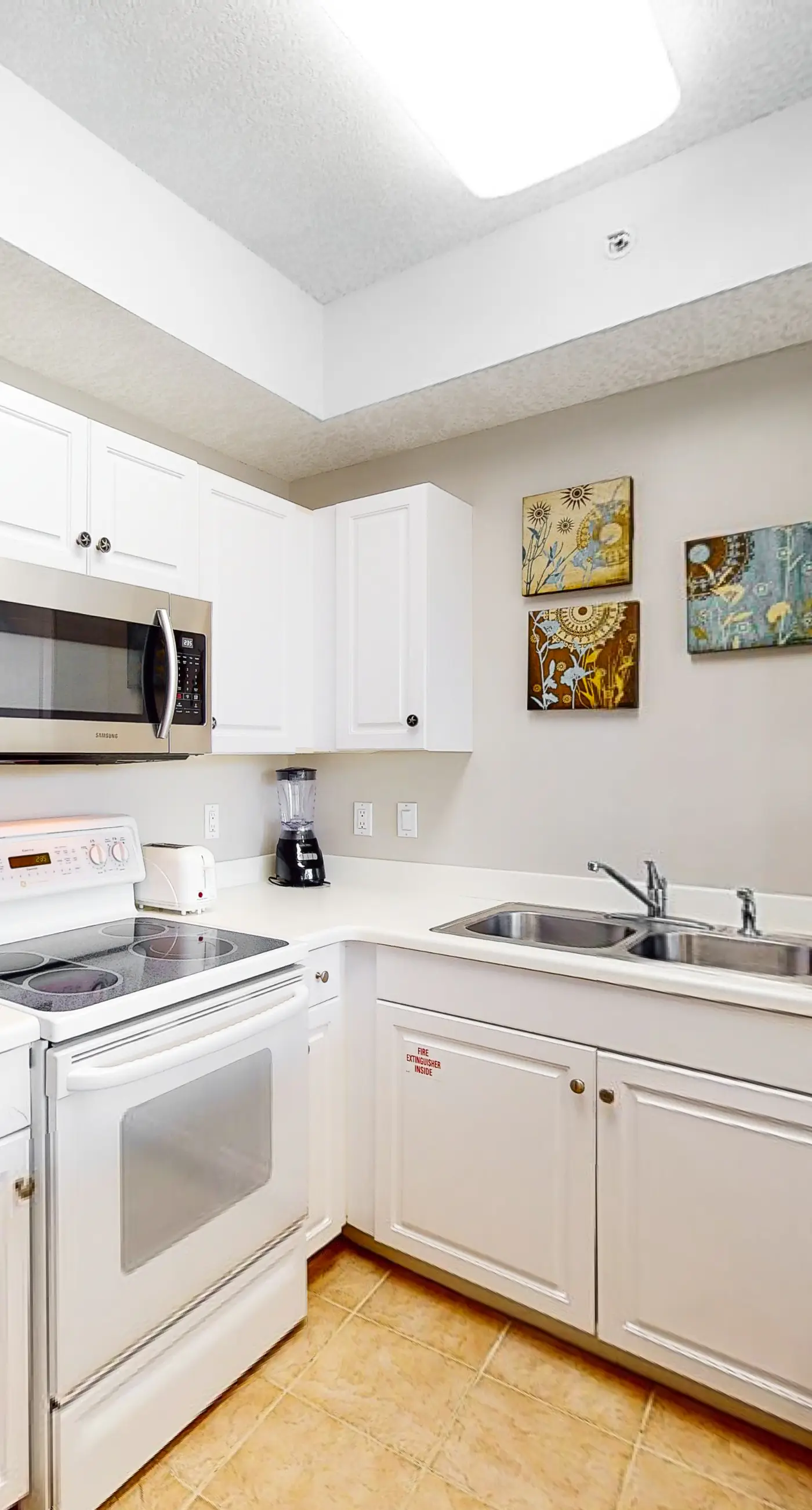 Destin West Gulfside 207 - 2nd-floor condo with partial Gulf view & beach service - near Shopping&Dining