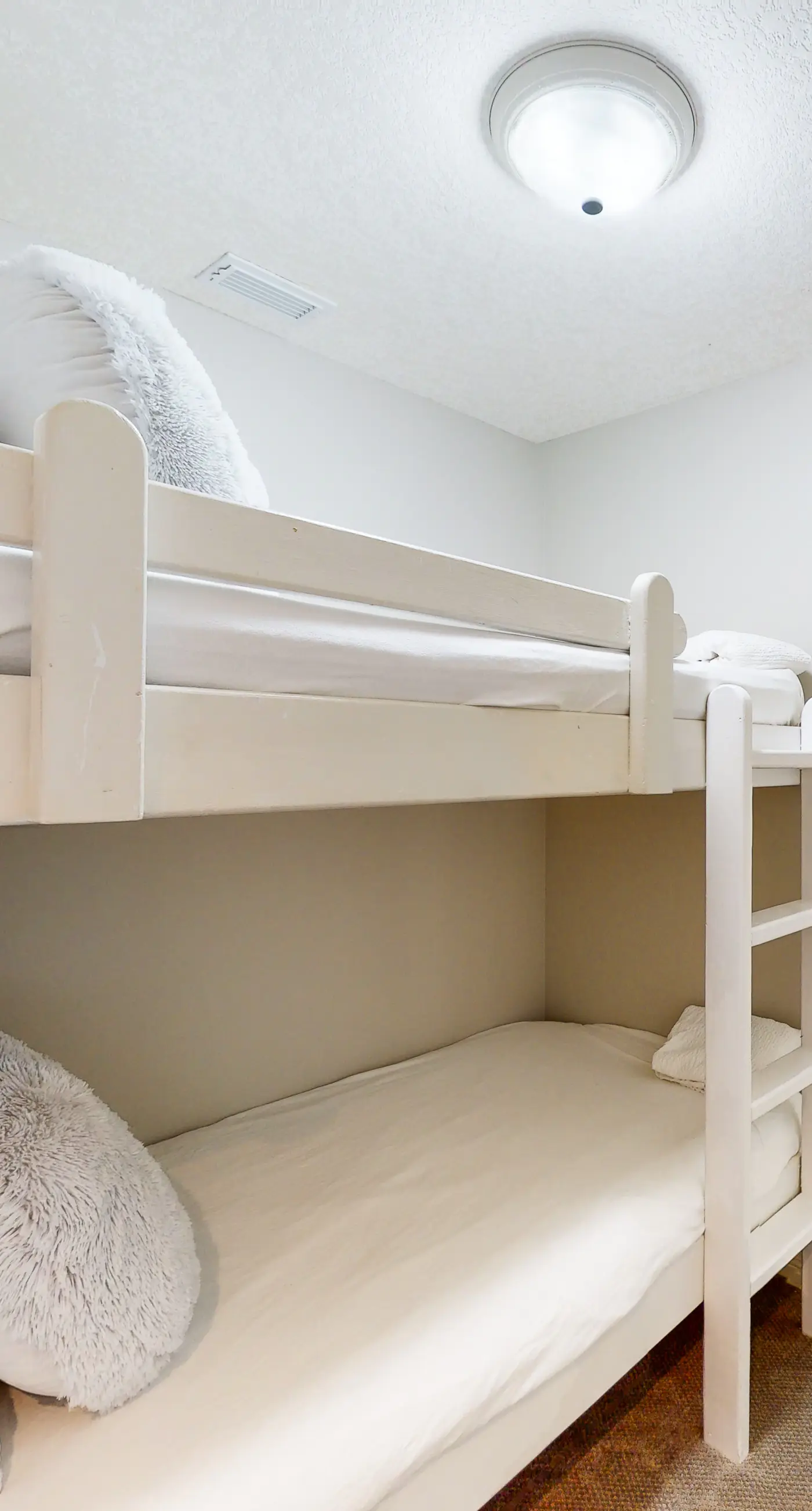 Destin West Gulfside 207 - 2nd-floor condo with partial Gulf view & beach service - near Shopping&Dining