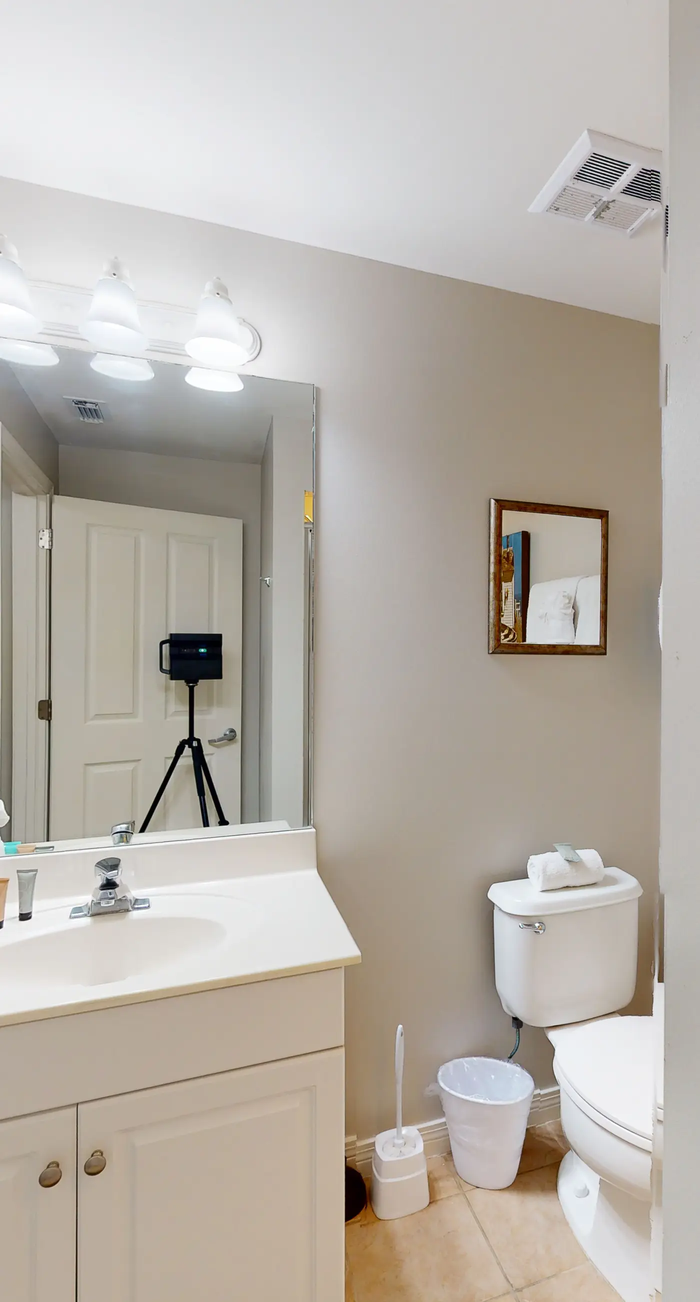 Destin West Gulfside 207 - 2nd-floor condo with partial Gulf view & beach service - near Shopping&Dining