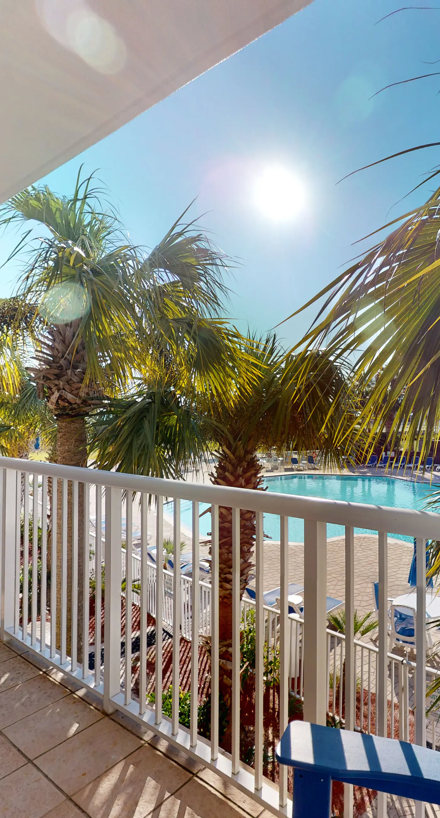 Destin West Gulfside 207 - 2nd-floor condo with partial Gulf view & beach service - near Shopping&Dining