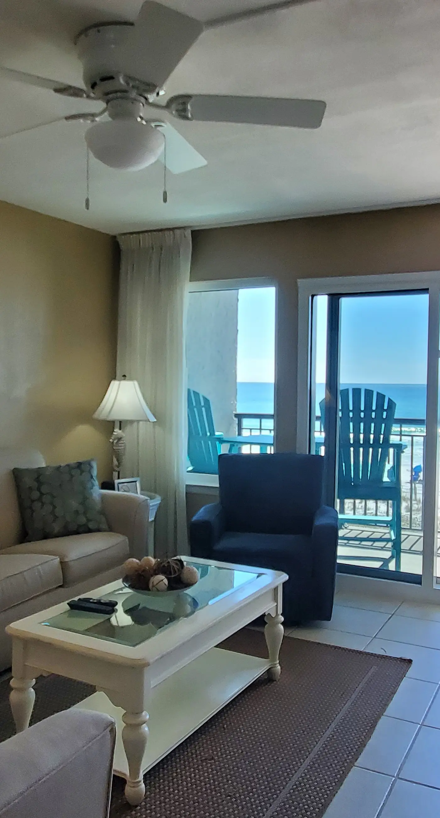 Island Echos 3G. Ocean view condo steps from the sand with balcony, pool & tennis