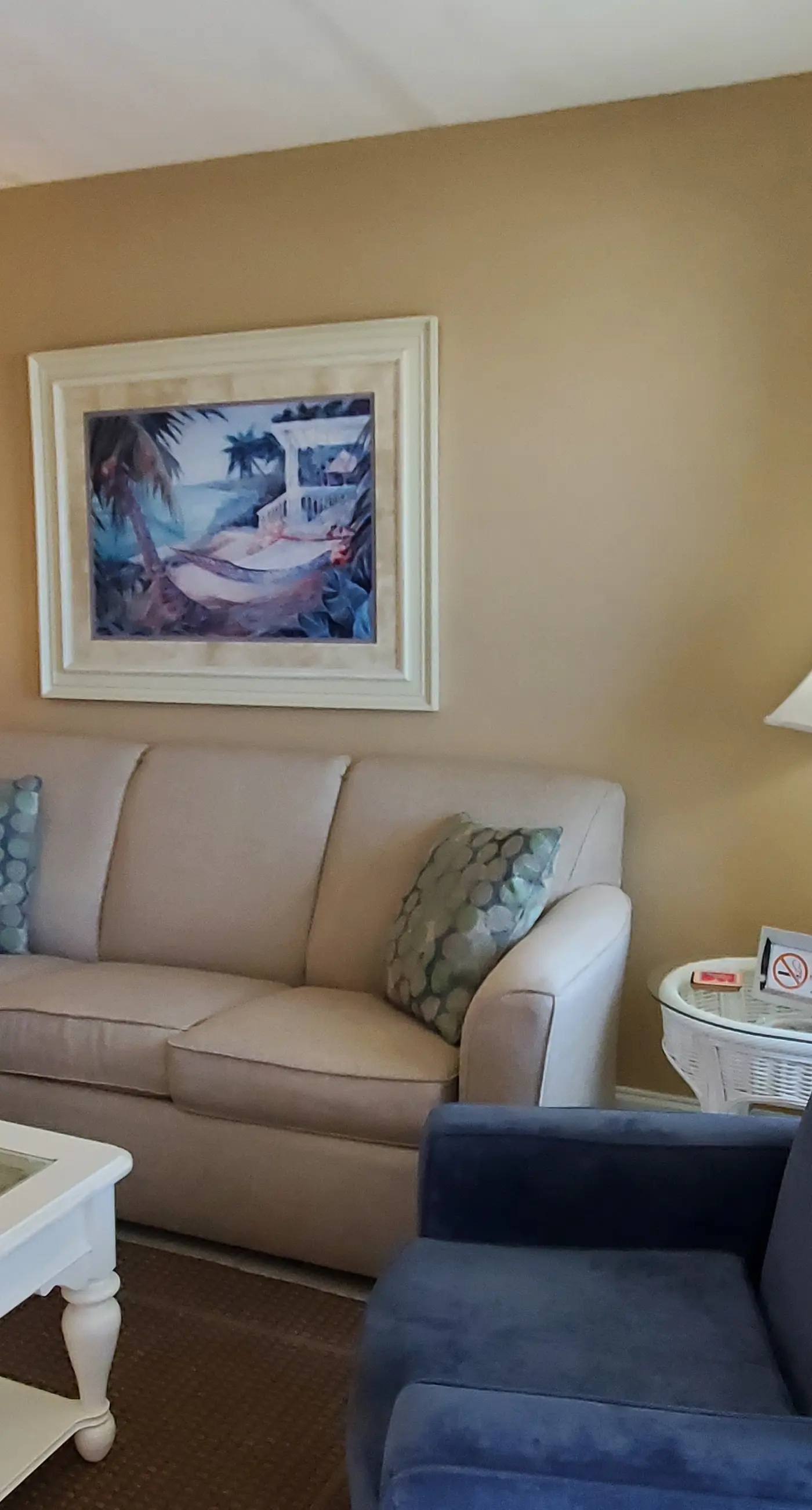 Island Echos 3G. Ocean view condo steps from the sand with balcony, pool & tennis