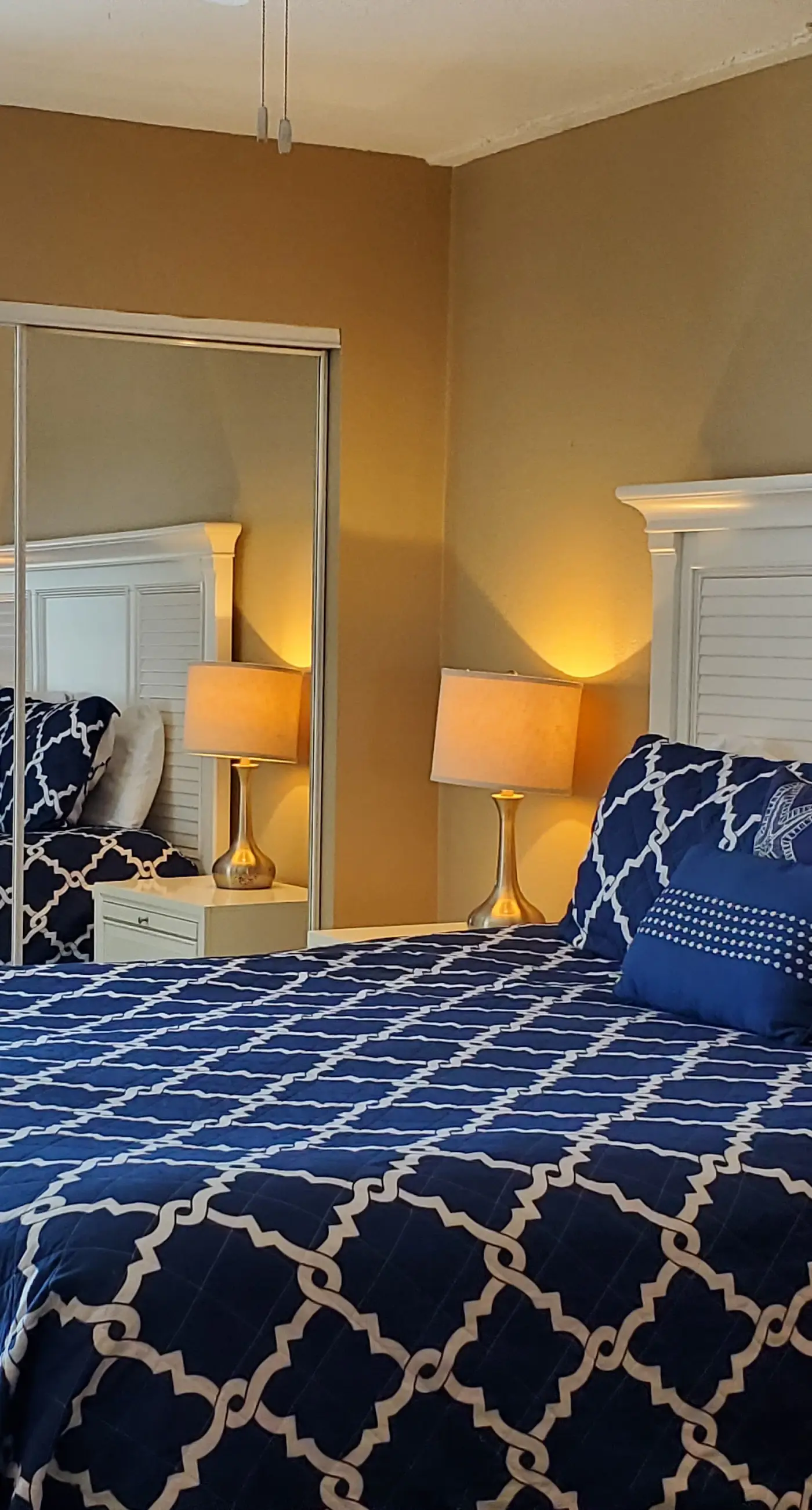 Island Echos 3G. Ocean view condo steps from the sand with balcony, pool & tennis