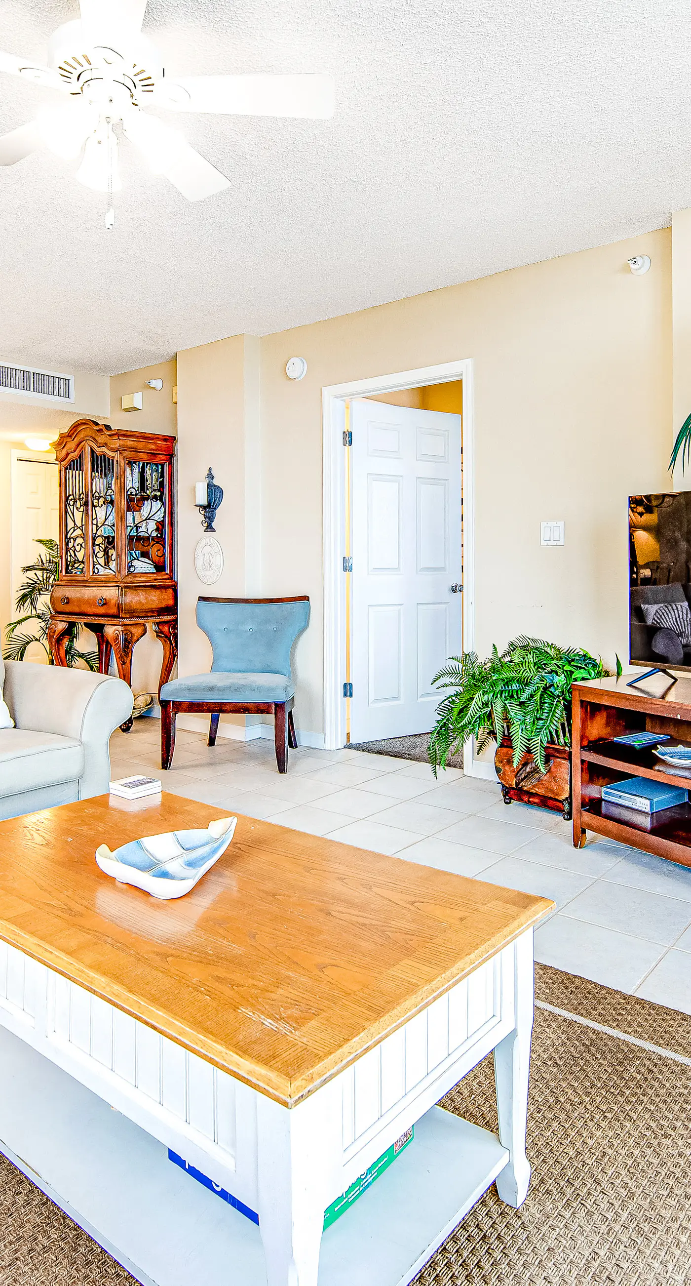 Island Princess 316- Third-floor, oceanfront condo with pool, hot tub & fast WiFi