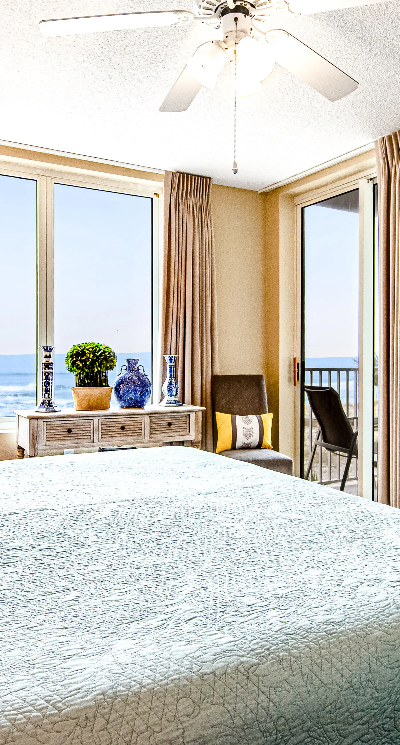 Island Princess 316- Third-floor, oceanfront condo with pool, hot tub & fast WiFi