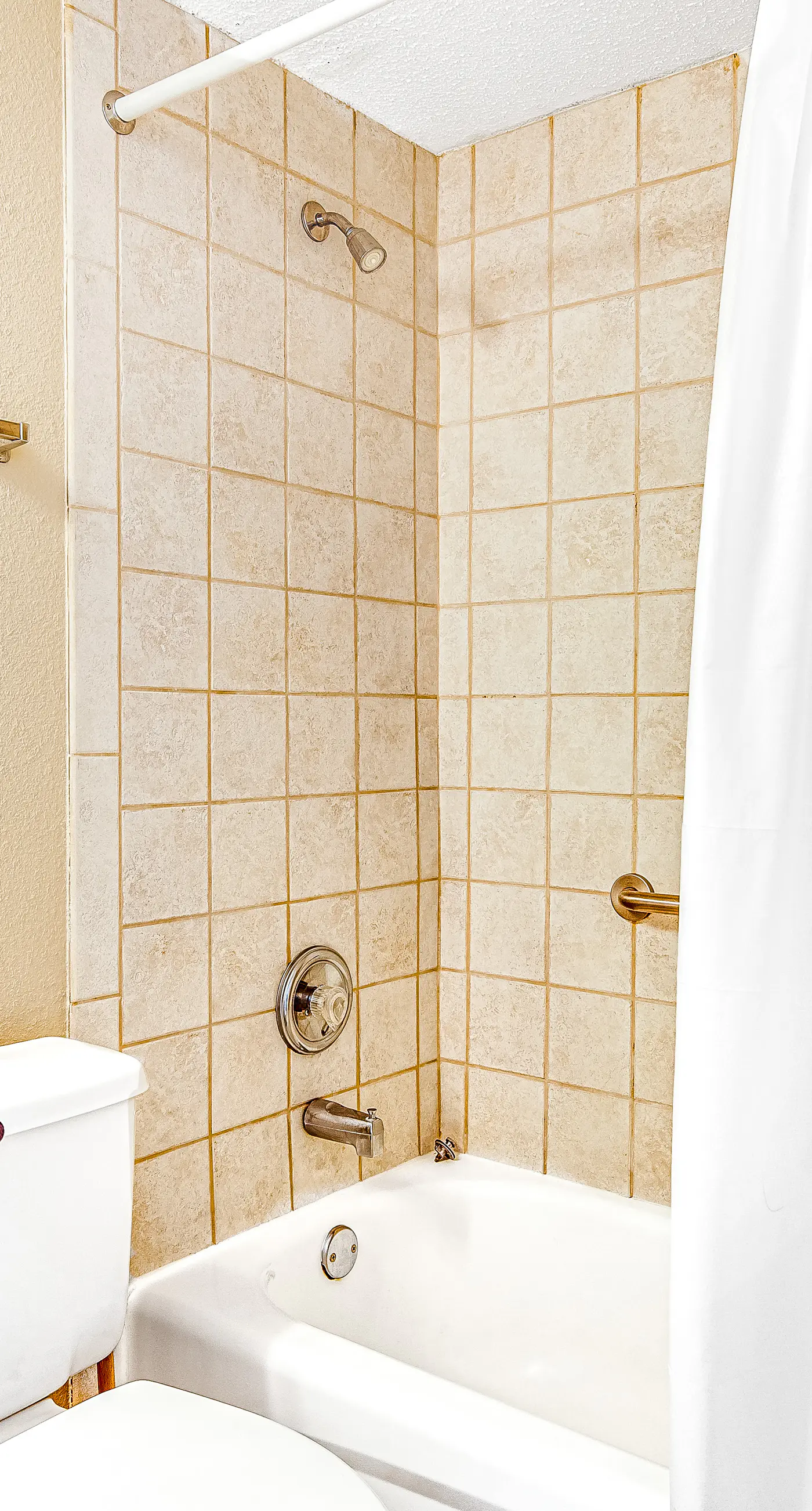 Island Princess 316- Third-floor, oceanfront condo with pool, hot tub & fast WiFi