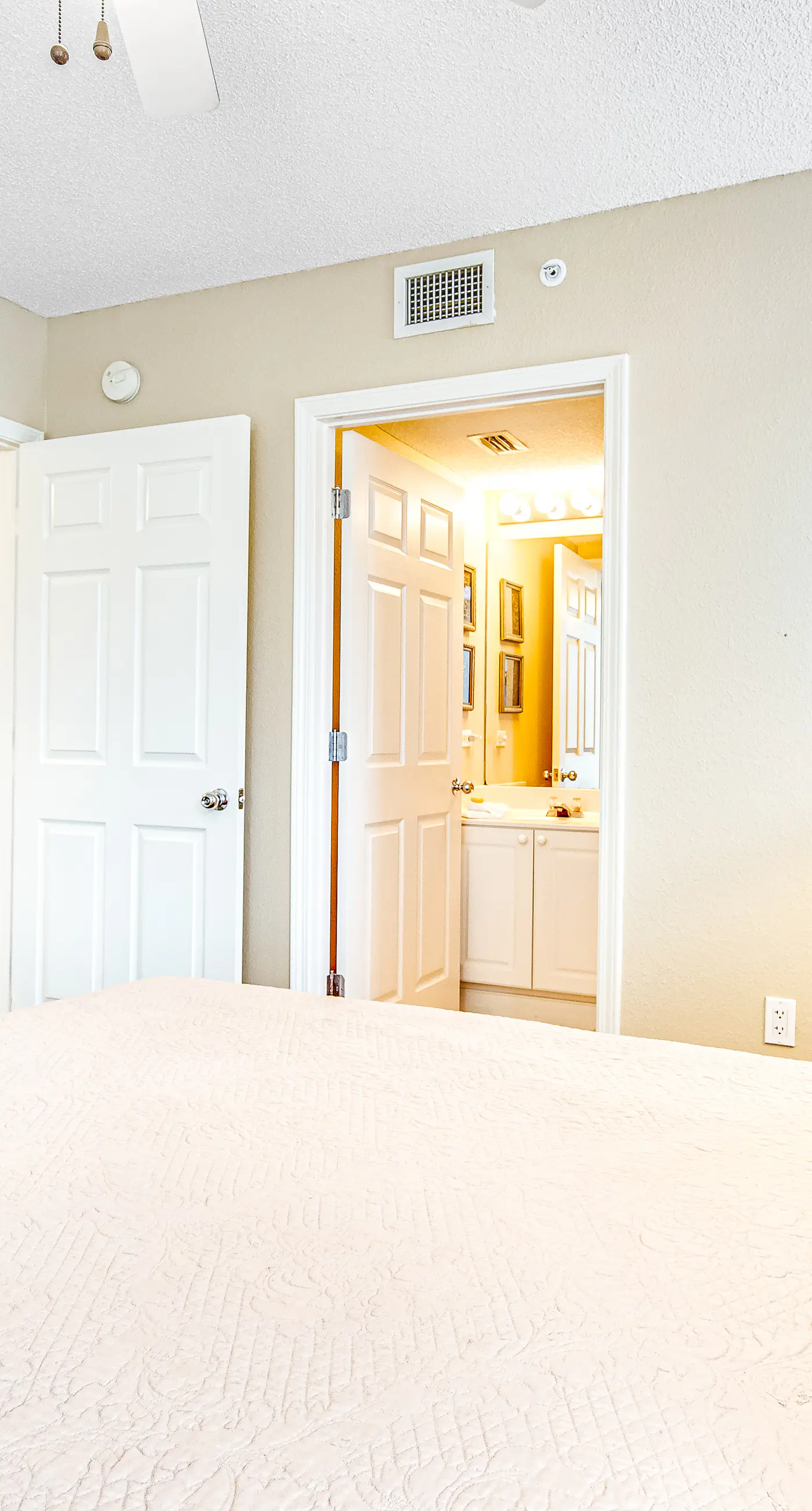 Island Princess 316- Third-floor, oceanfront condo with pool, hot tub & fast WiFi