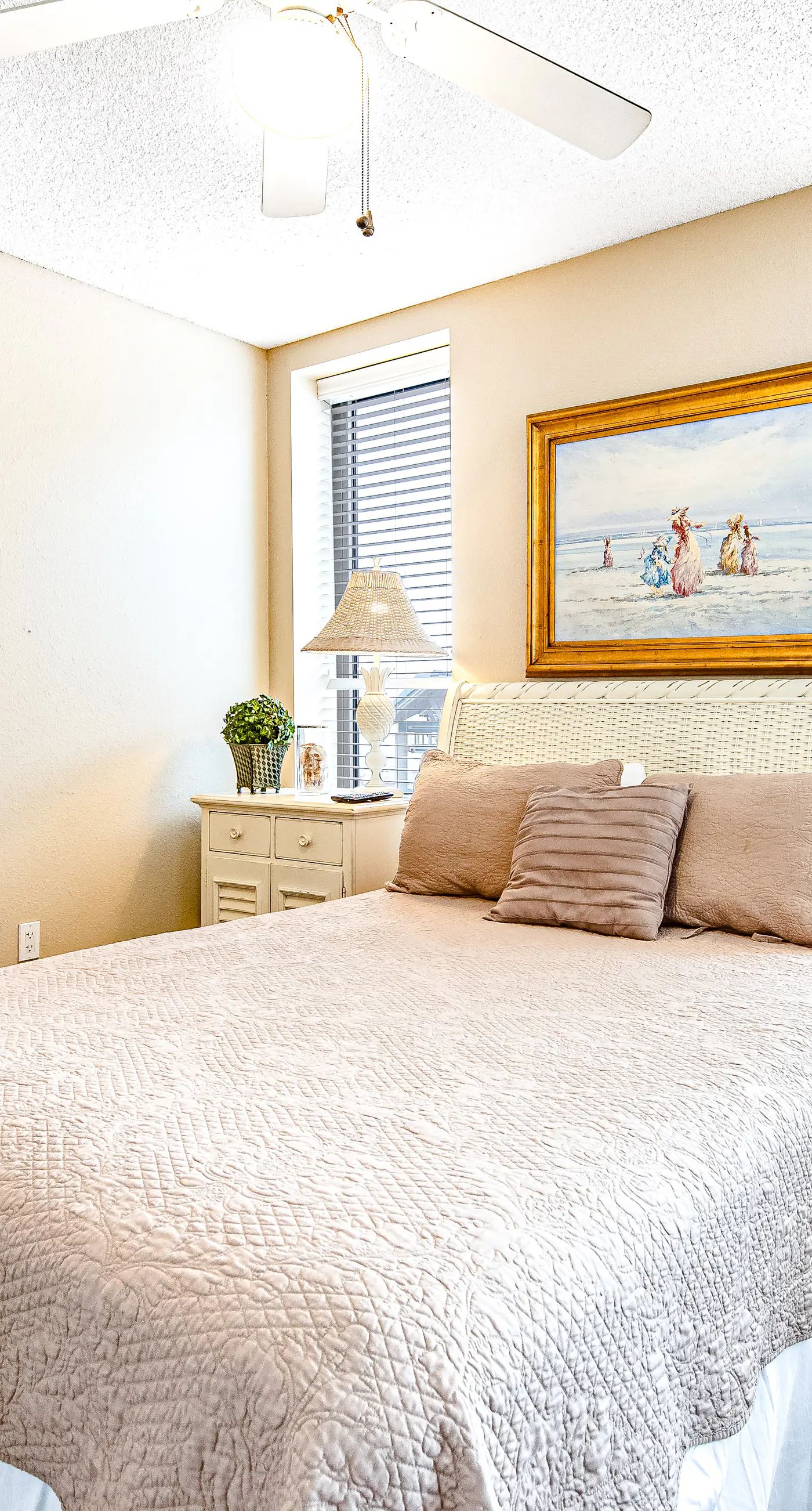 Island Princess 316- Third-floor, oceanfront condo with pool, hot tub & fast WiFi