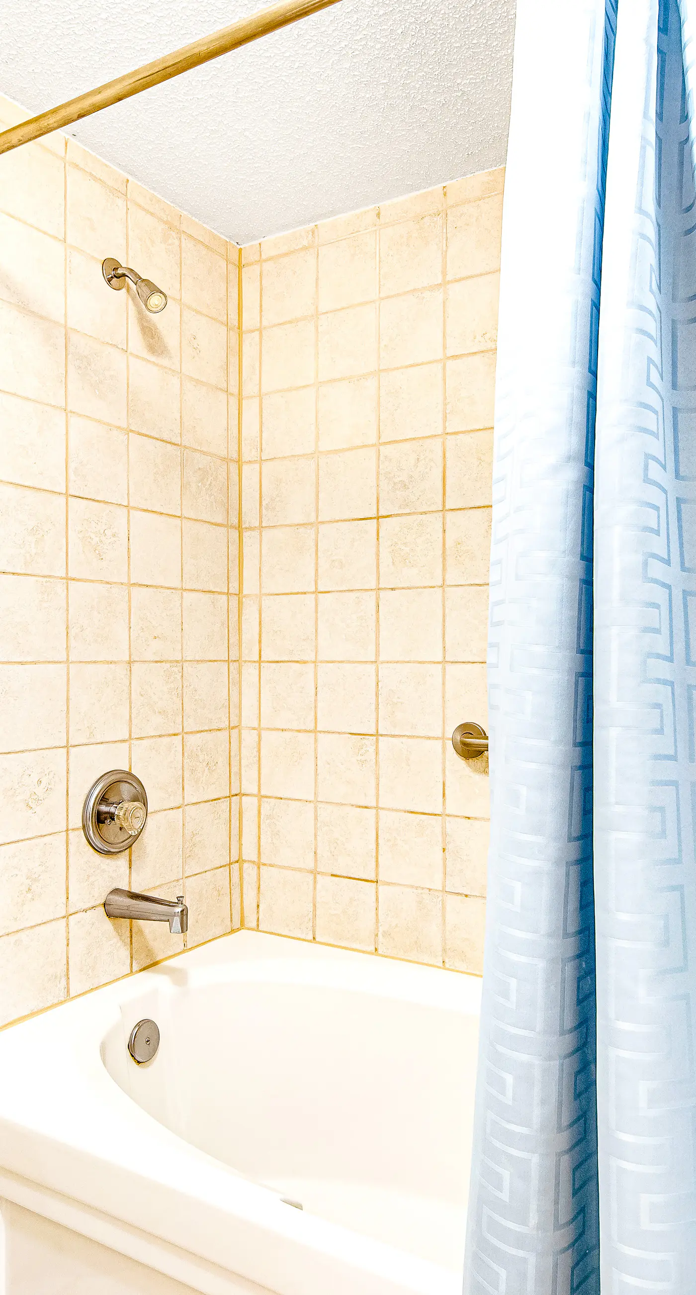 Island Princess 316- Third-floor, oceanfront condo with pool, hot tub & fast WiFi