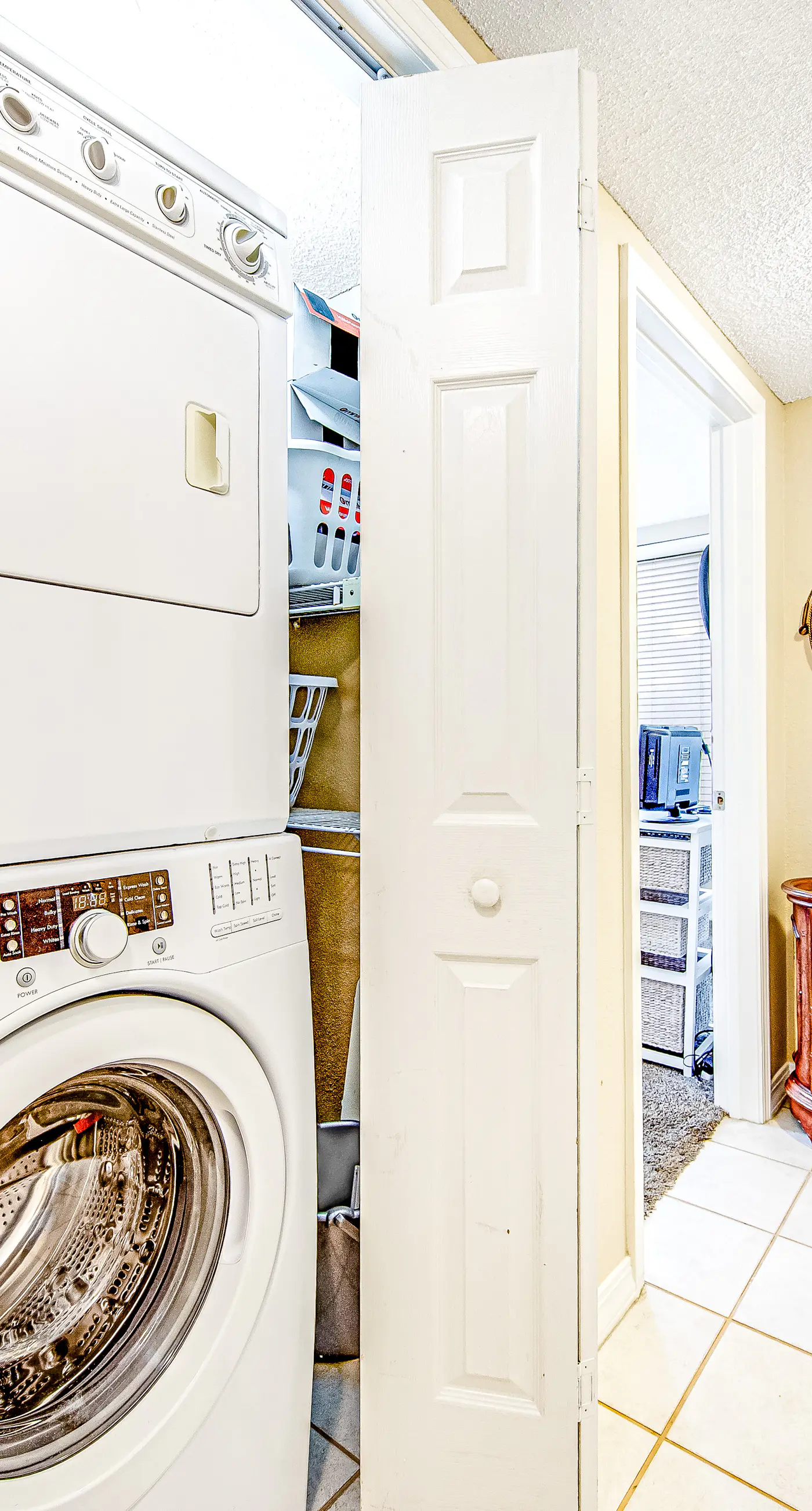 Island Princess 316- Third-floor, oceanfront condo with pool, hot tub & fast WiFi