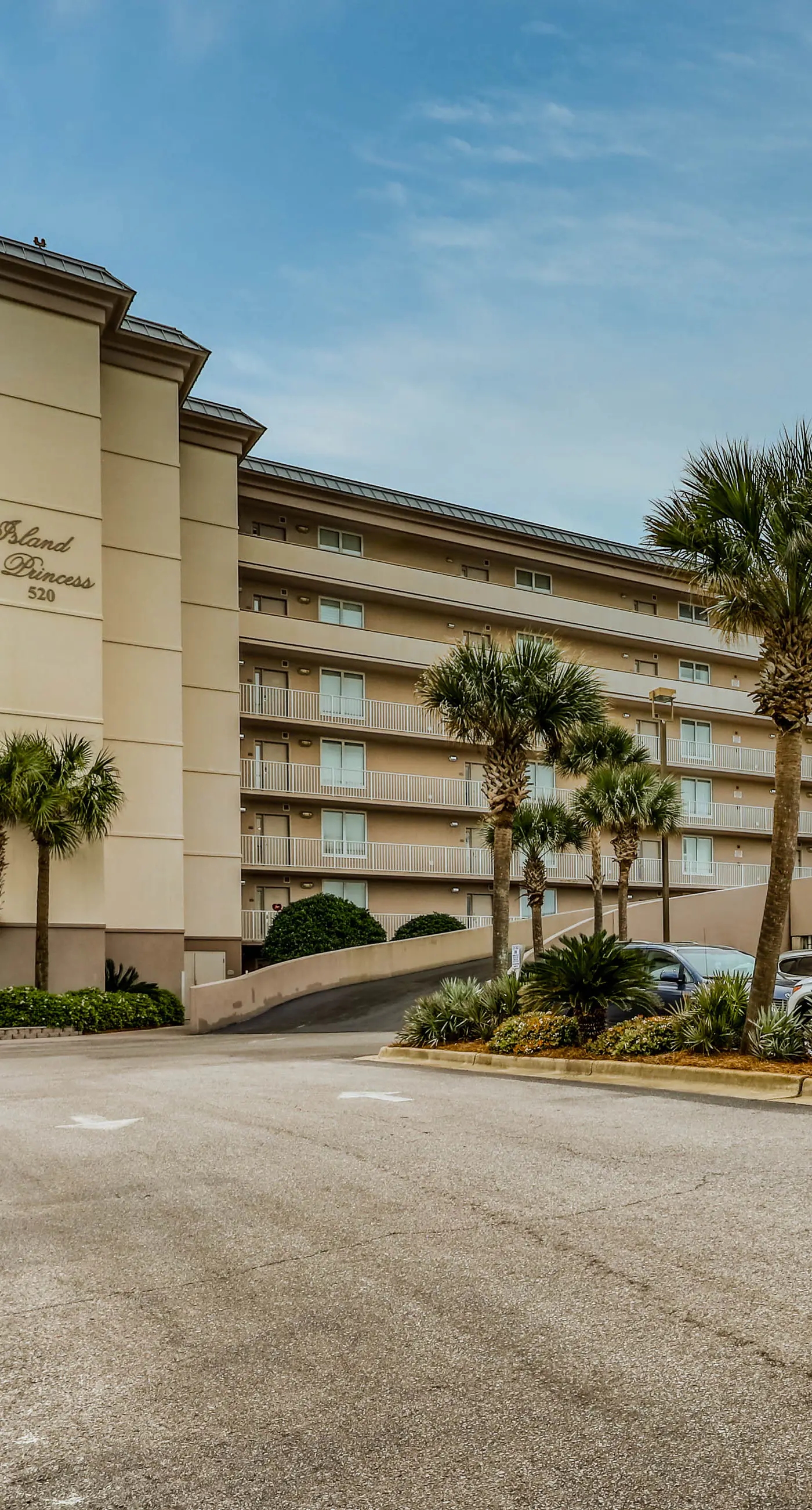 Island Princess 316- Third-floor, oceanfront condo with pool, hot tub & fast WiFi