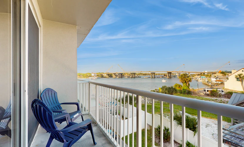 Live Salty - Palm Court Yacht Club 312 - 2 Bed