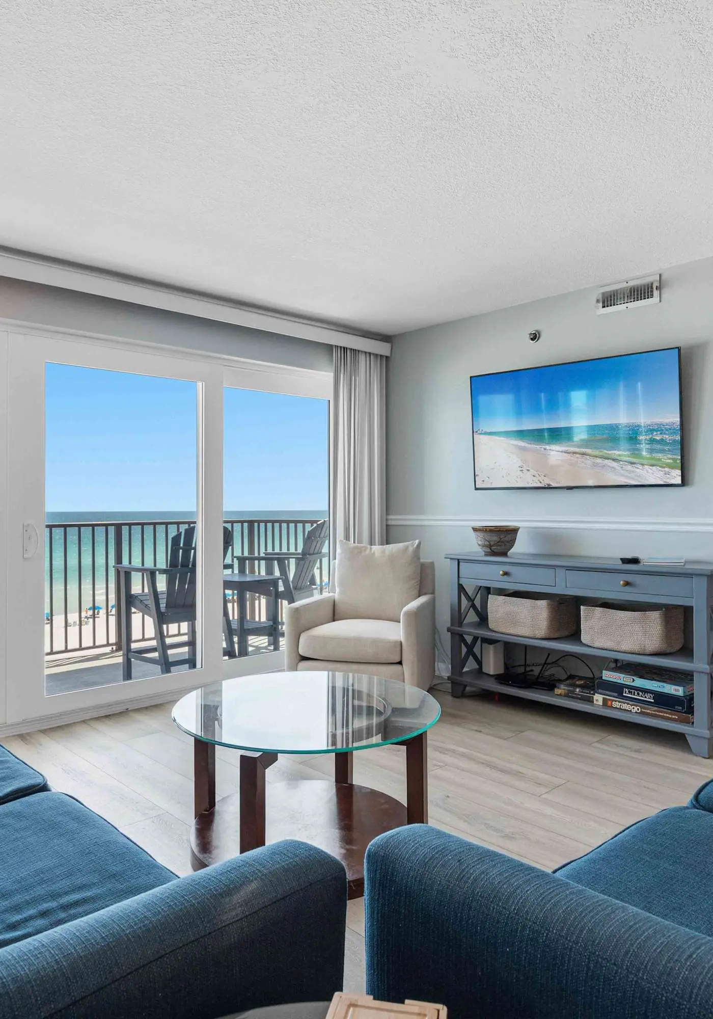 Lovely and Convenient Home In Beachfront Complex w/Shared Pool, WiFi, AC, & W/D