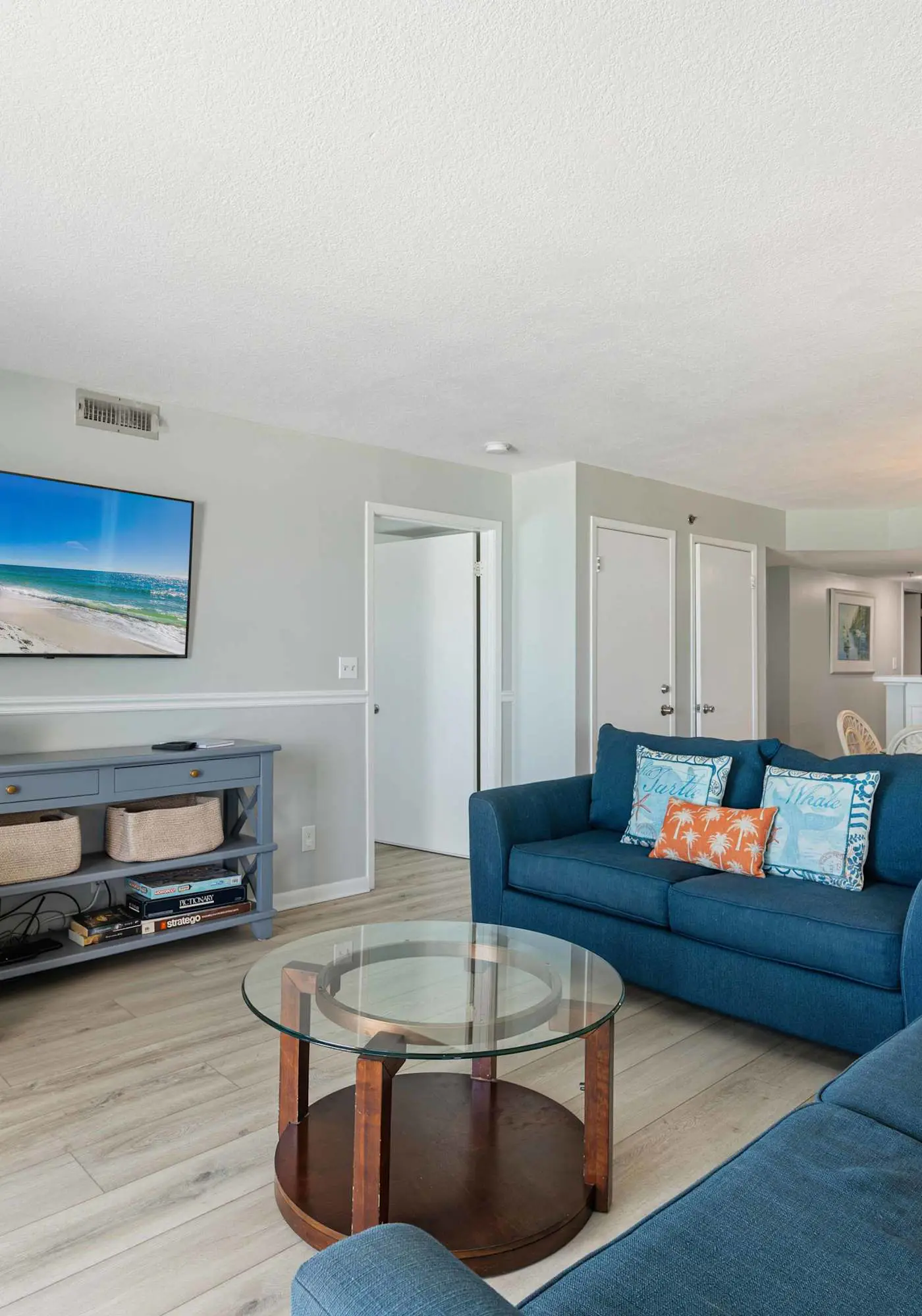 Lovely and Convenient Home In Beachfront Complex w/Shared Pool, WiFi, AC, & W/D