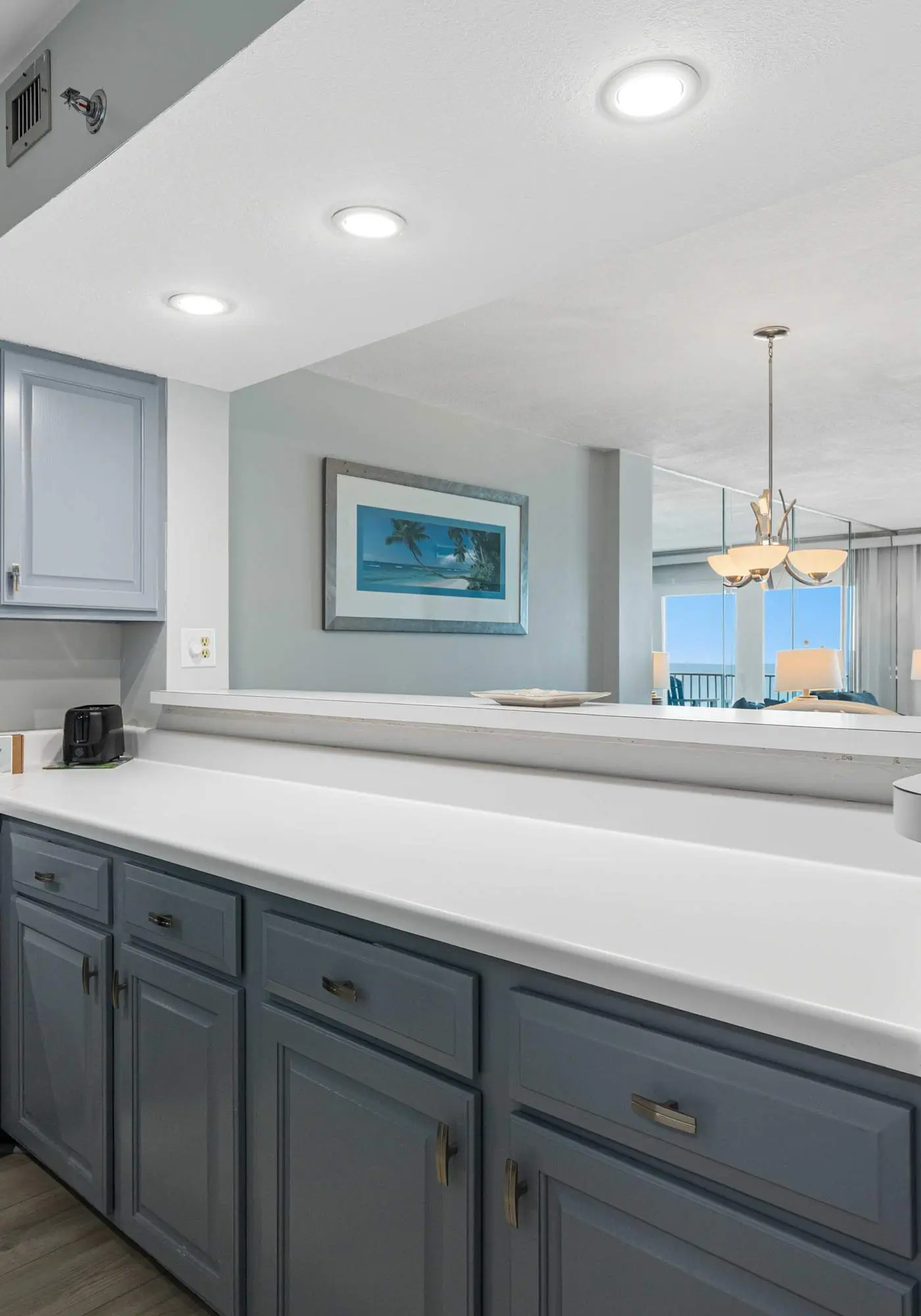 Lovely and Convenient Home In Beachfront Complex w/Shared Pool, WiFi, AC, & W/D
