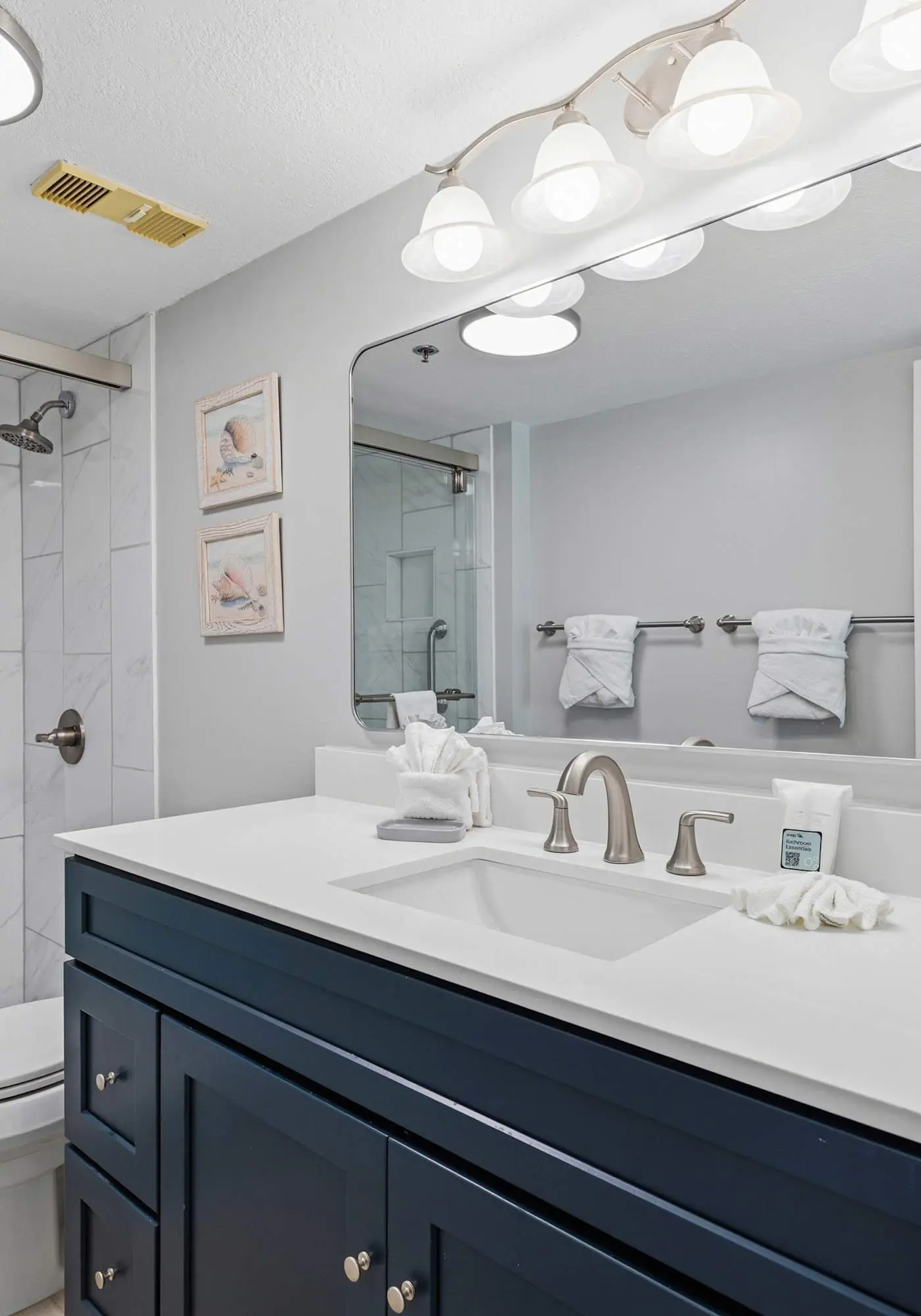 Lovely and Convenient Home In Beachfront Complex w/Shared Pool, WiFi, AC, & W/D