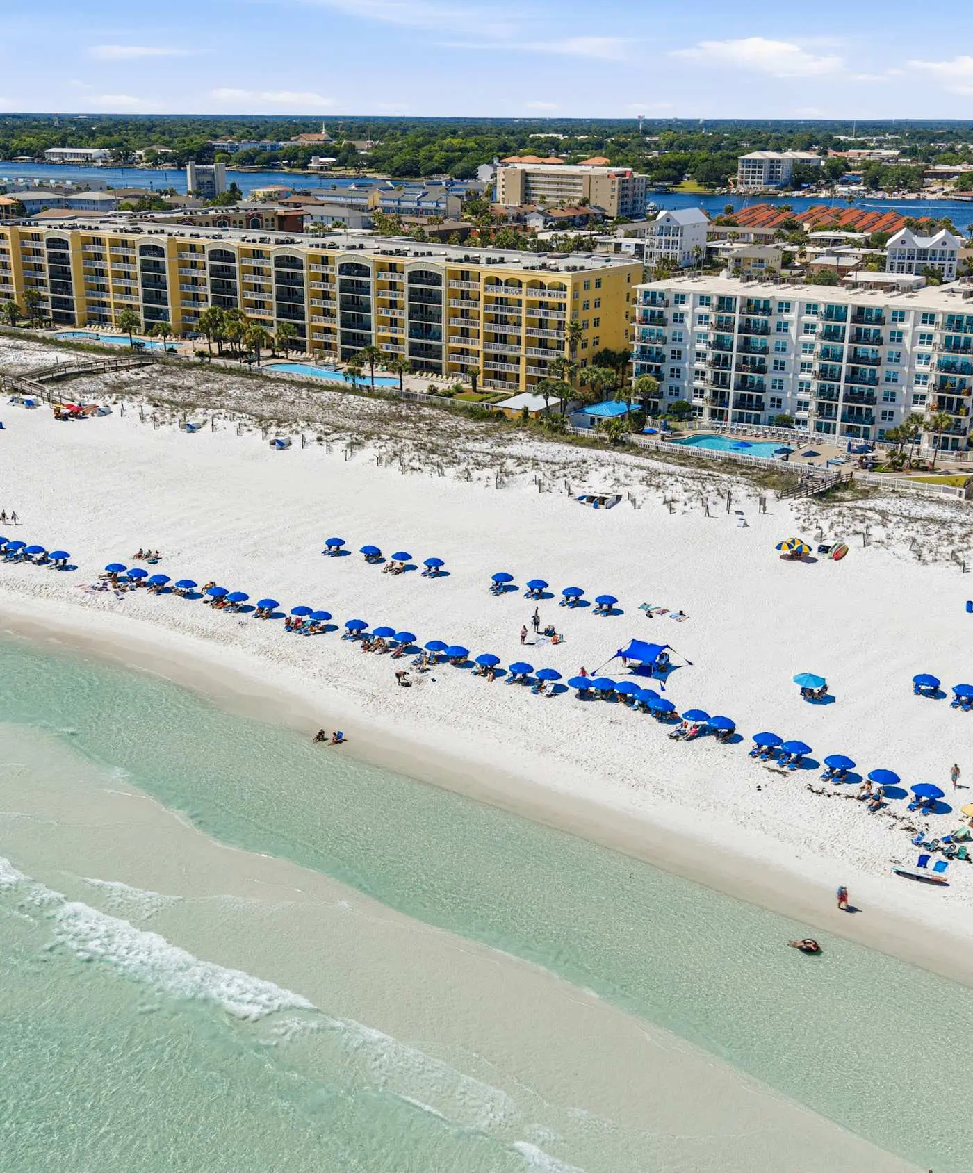 Lovely and Convenient Home In Beachfront Complex w/Shared Pool, WiFi, AC, & W/D