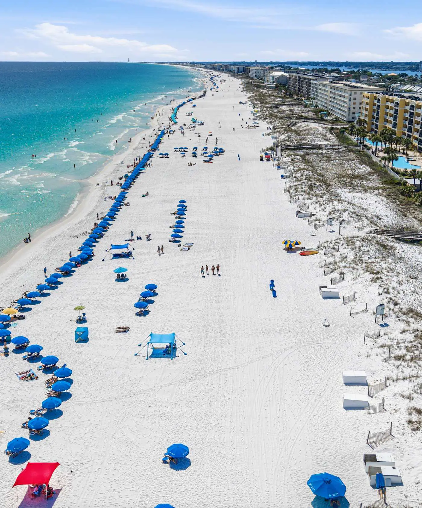 Lovely and Convenient Home In Beachfront Complex w/Shared Pool, WiFi, AC, & W/D
