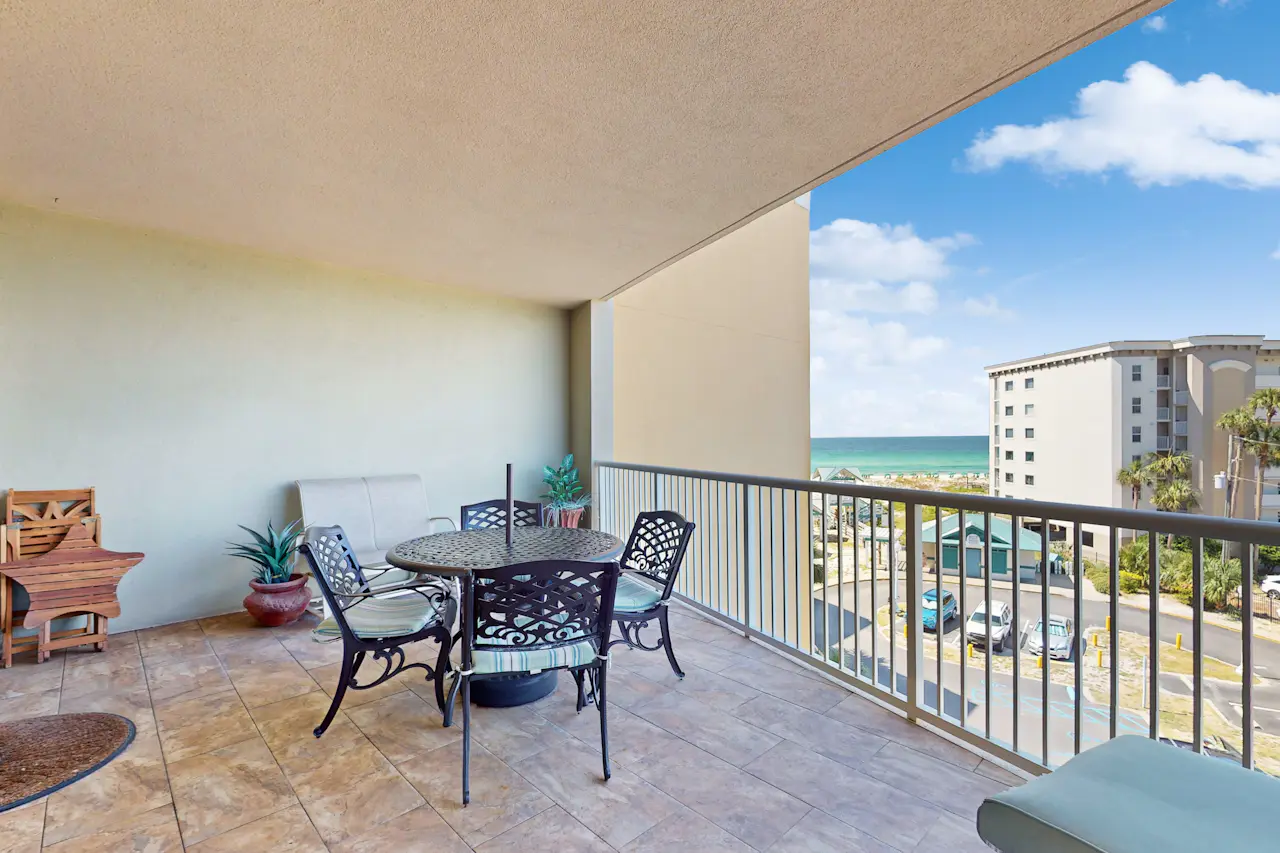 Photo inspiration: Picture Idea: Fantastic Ocean View Condo With Fitness Area Pool Hot Tub