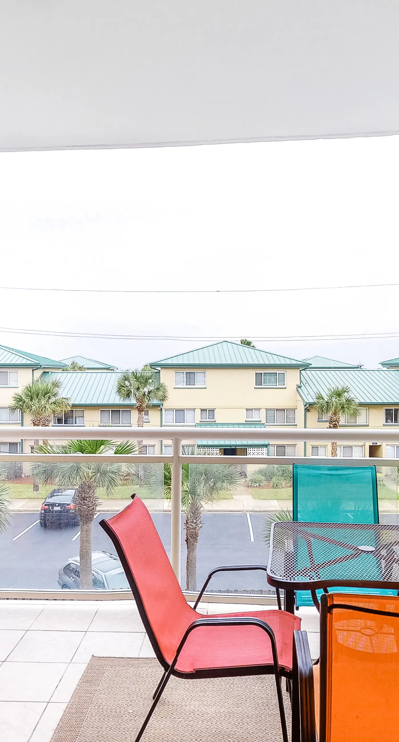 Destin West Gulfside V305 - Vibrant Tropical Beach Getaway Including 2 Chairs and Umbrella