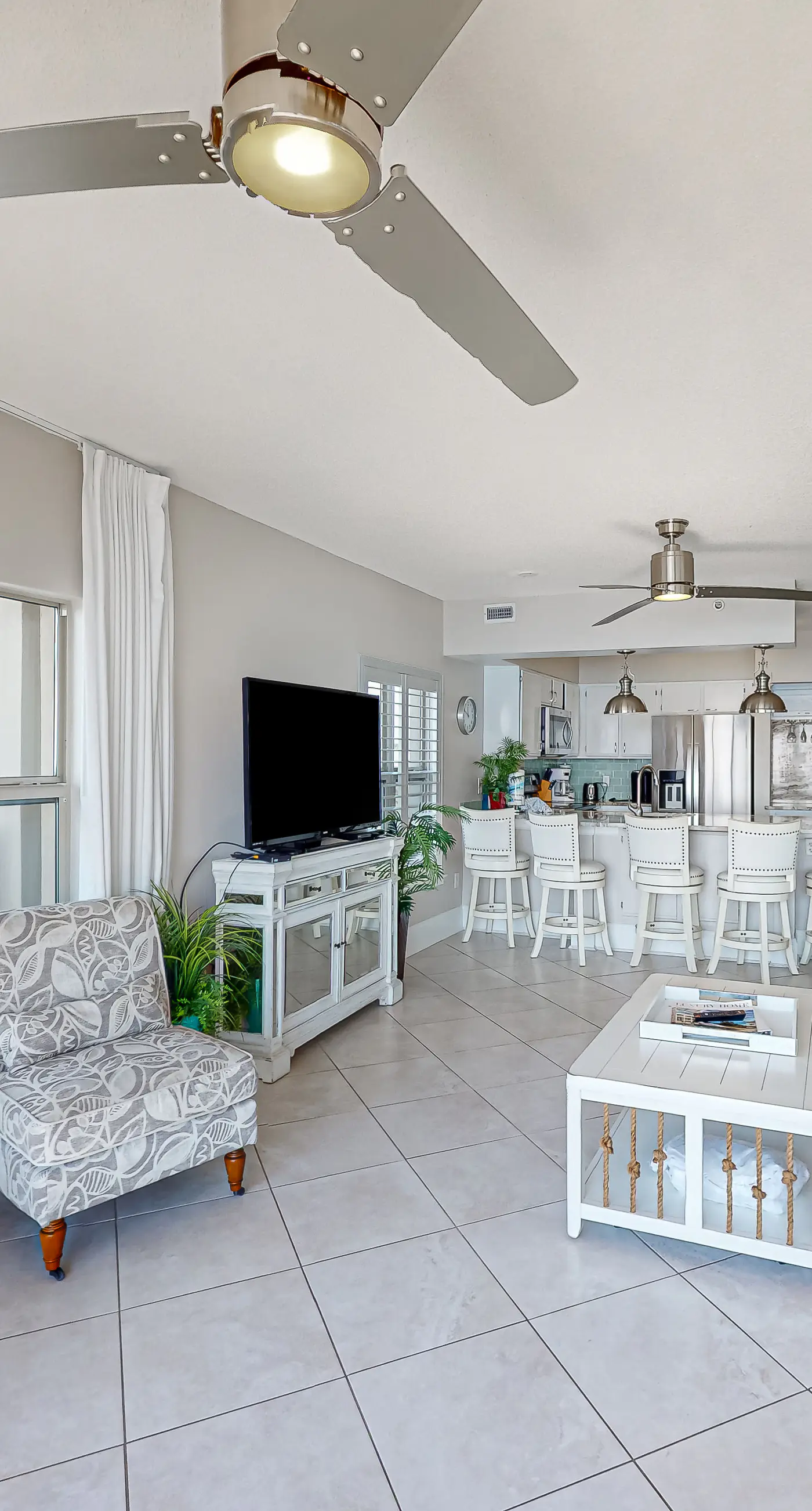 Emerald Towers West 2007 - Lovely escape with great amenities, Gulf view, private WiFi, roomy balcony & W&D