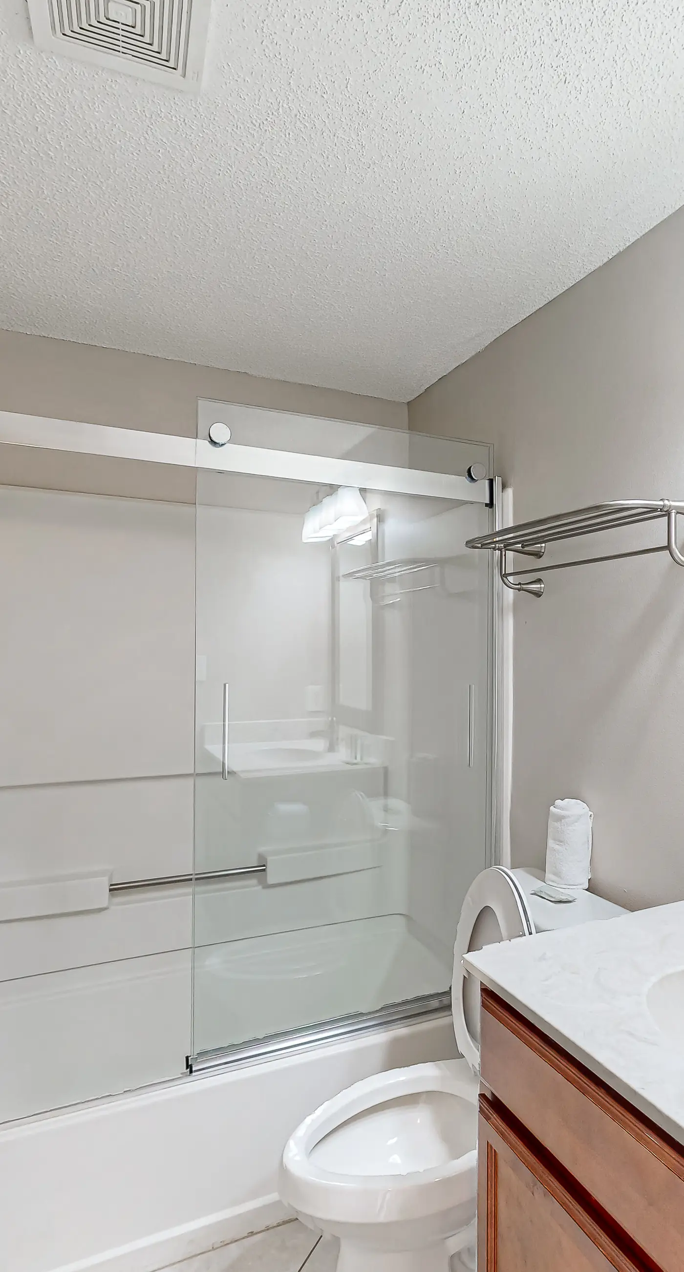 Emerald Towers West 2007 - Lovely escape with great amenities, Gulf view, private WiFi, roomy balcony & W&D