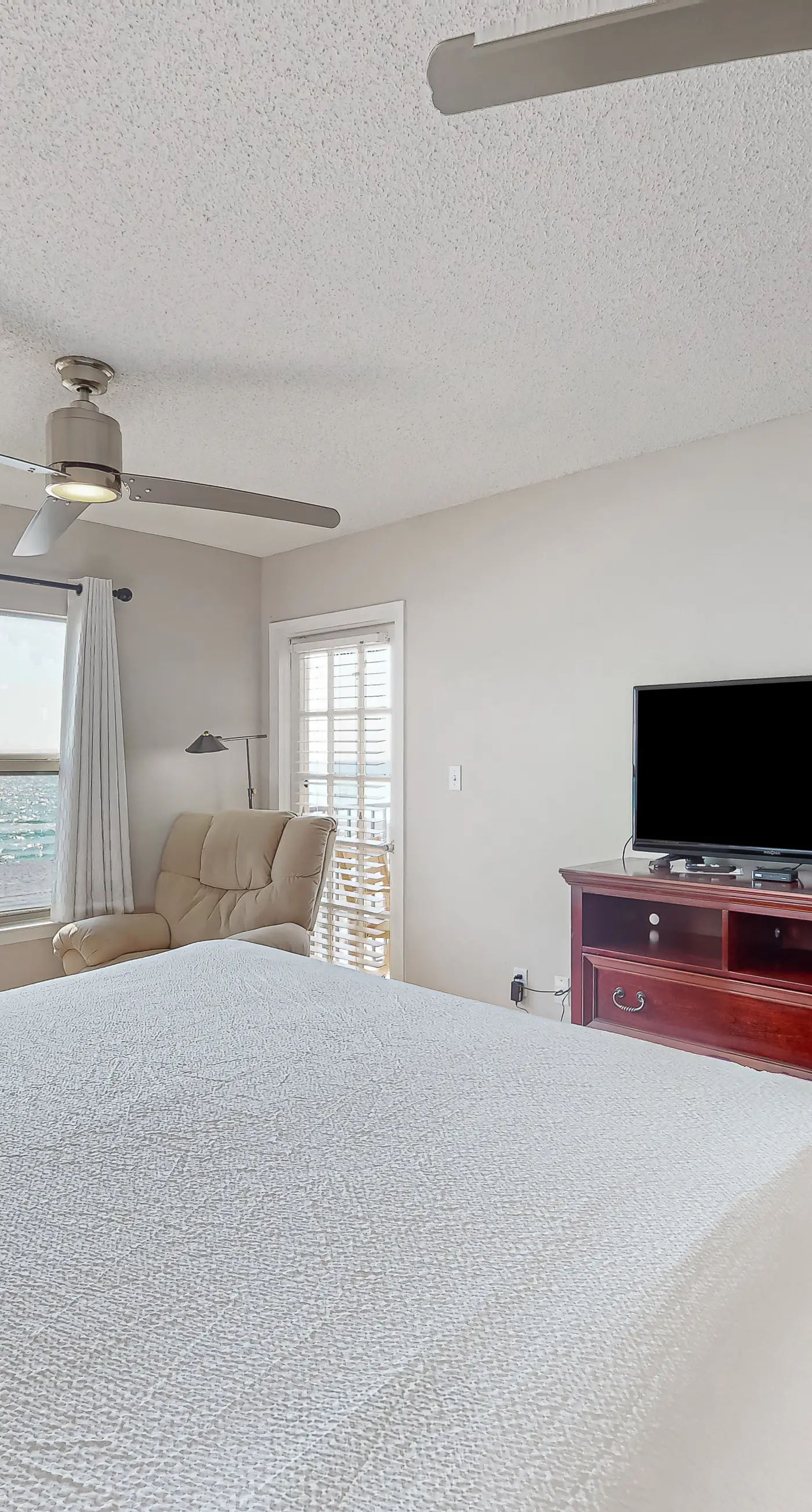 Emerald Towers West 2007 - Lovely escape with great amenities, Gulf view, private WiFi, roomy balcony & W&D