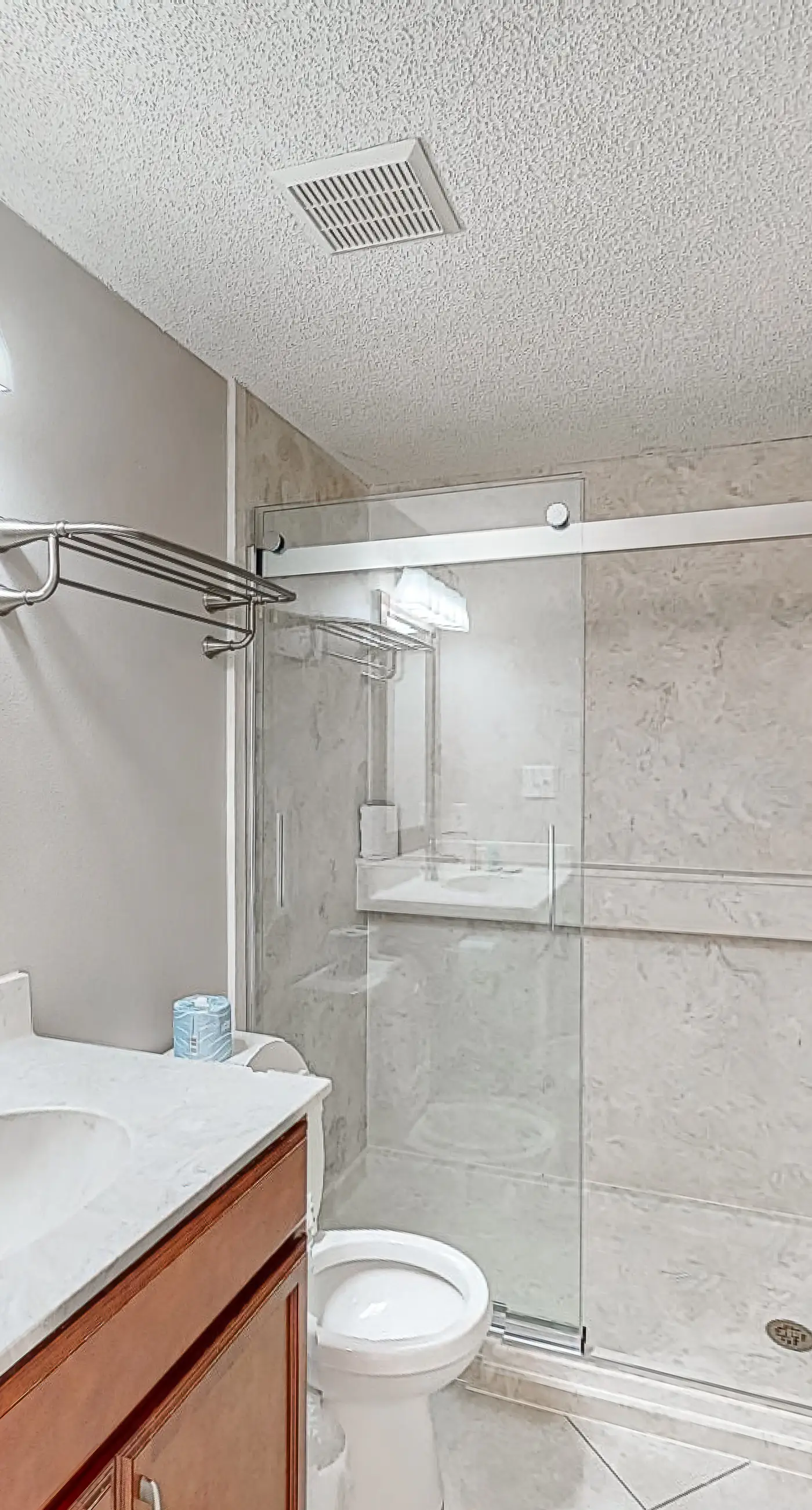 Emerald Towers West 2007 - Lovely escape with great amenities, Gulf view, private WiFi, roomy balcony & W&D