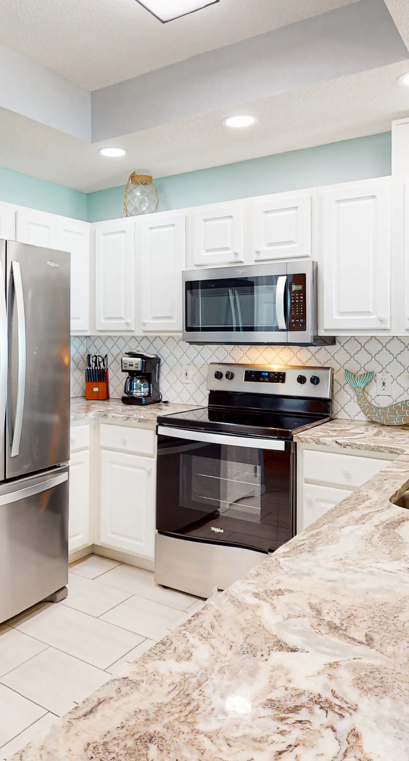 Gulf Dunes 512 - Beachfront condo with gulf views, pool, & balcony - near dining,attractions