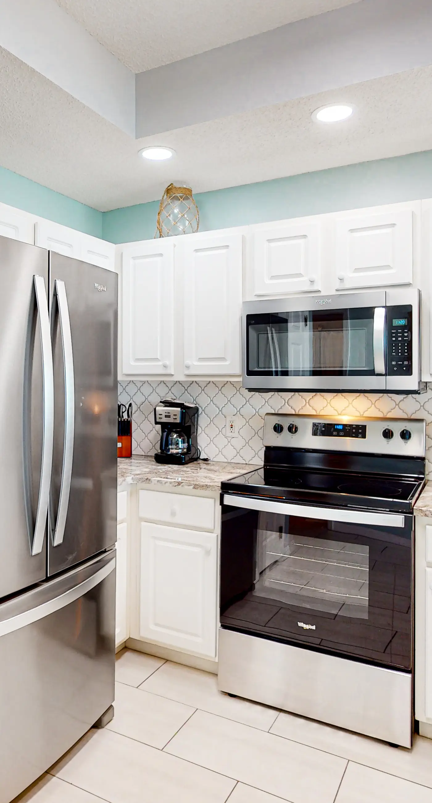 Gulf Dunes 512 - Beachfront condo with gulf views, pool, & balcony - near dining,attractions