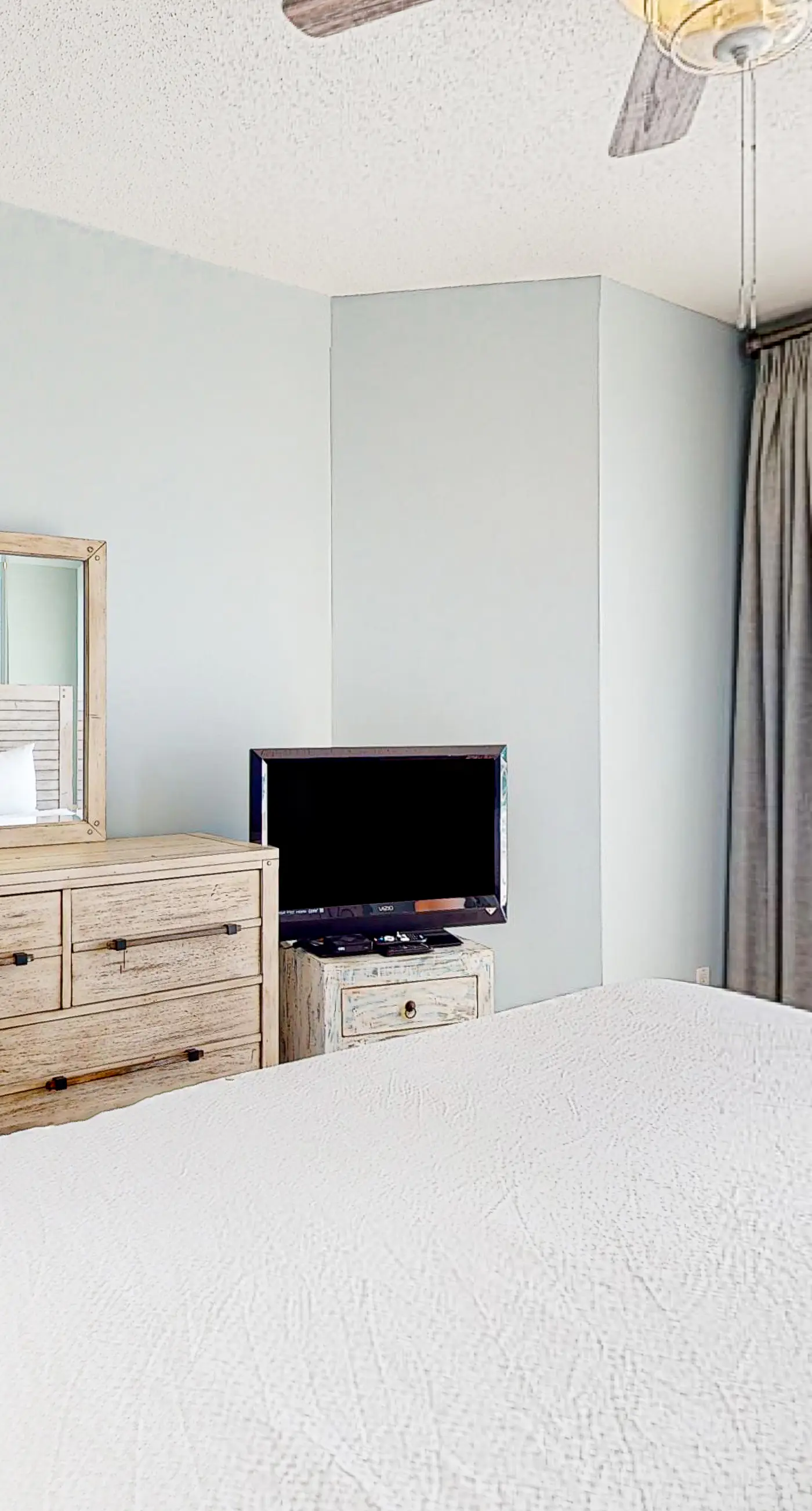 Gulf Dunes 512 - Beachfront condo with gulf views, pool, & balcony - near dining,attractions