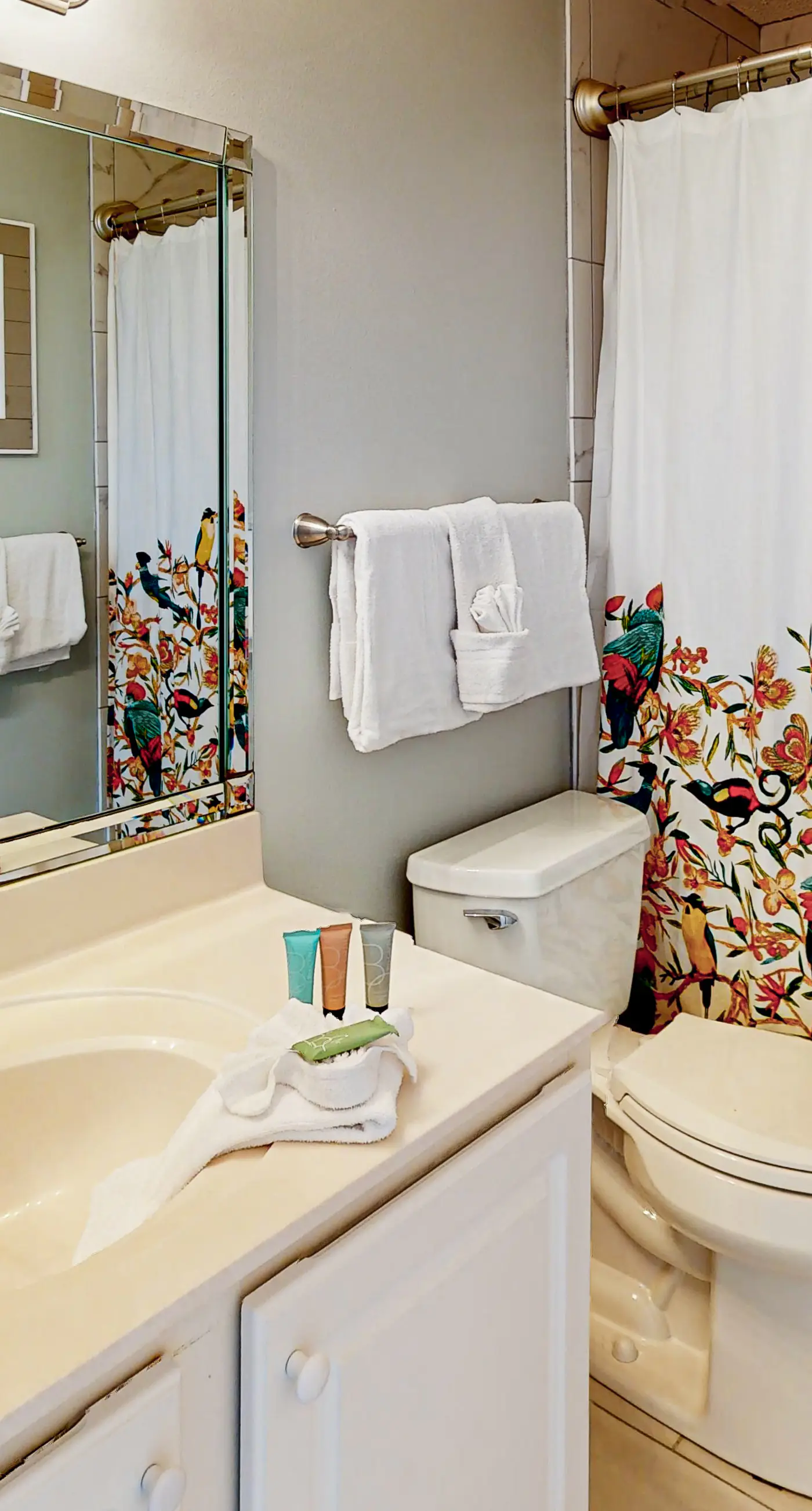 Gulf Dunes 512 - Beachfront condo with gulf views, pool, & balcony - near dining,attractions