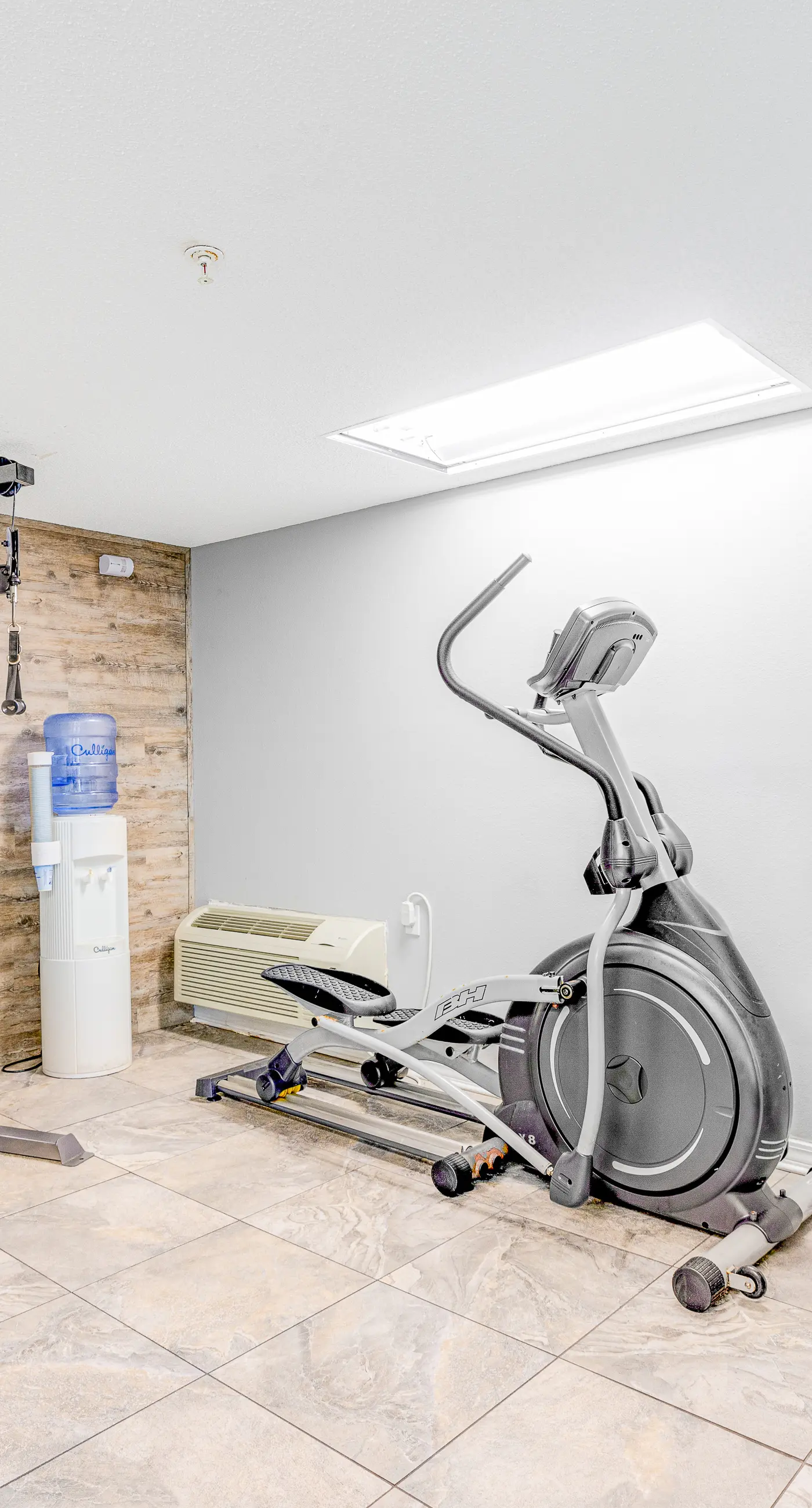 Gulf Dunes 512 - Beachfront condo with gulf views, pool, & balcony - near dining,attractions