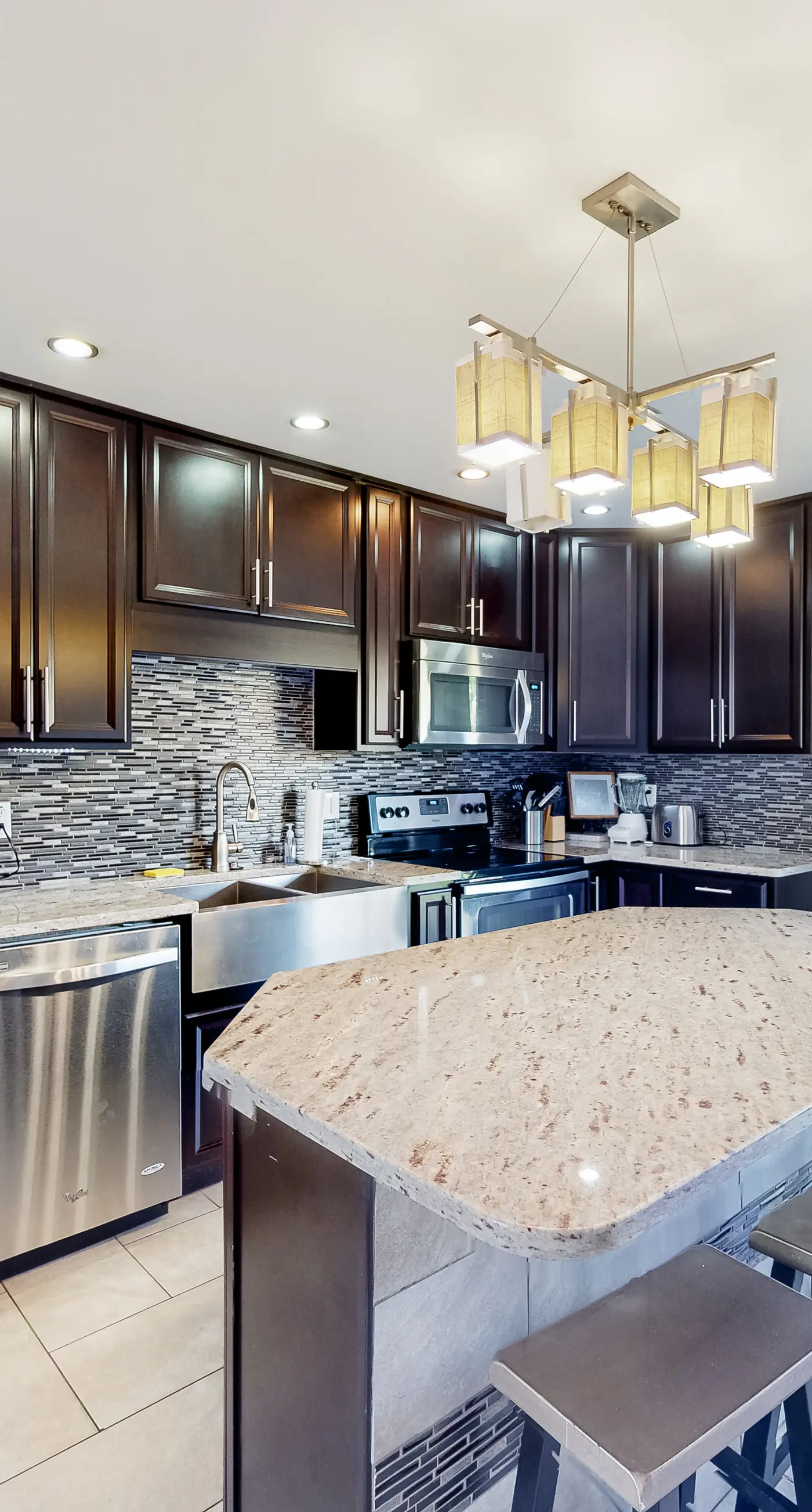 Island Gardens 103 - Dog-friendly Condo with a Private washer&dryer and Patio