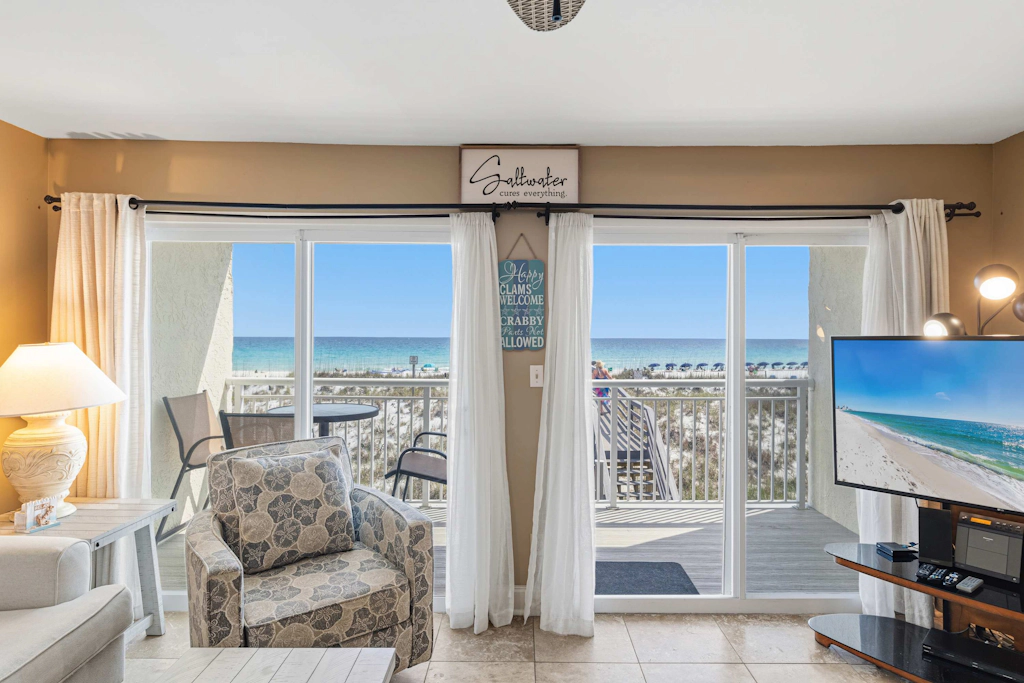 Beautiful beachfront condo with million-dollar views with Seasonal Beach Service and Beach Access