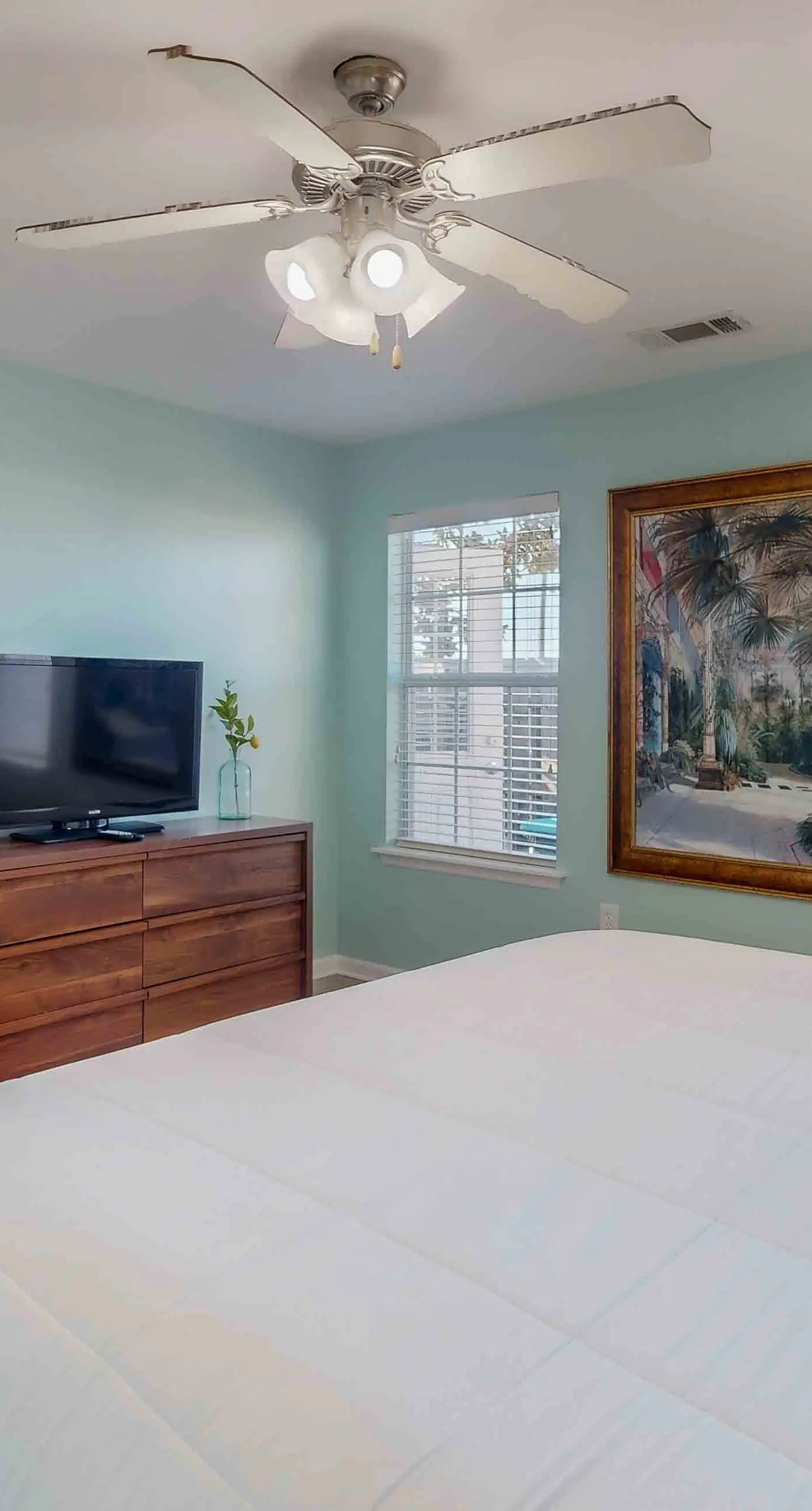 Family-Friendly Home w/ Shared Pool, High-Speed WiFi, Washer/Dryer, & Central AC