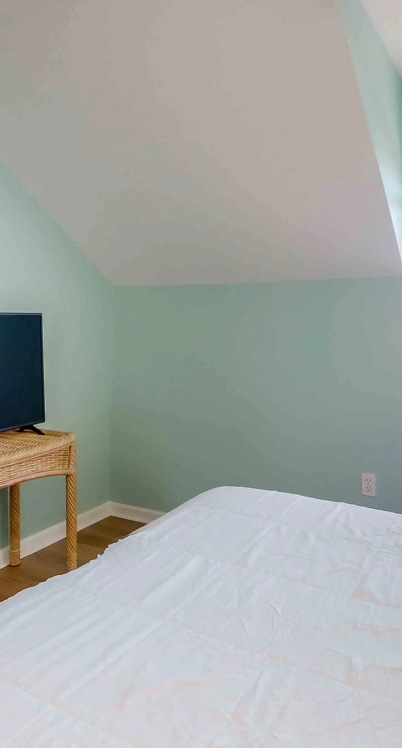 Family-Friendly Home w/ Shared Pool, High-Speed WiFi, Washer/Dryer, & Central AC