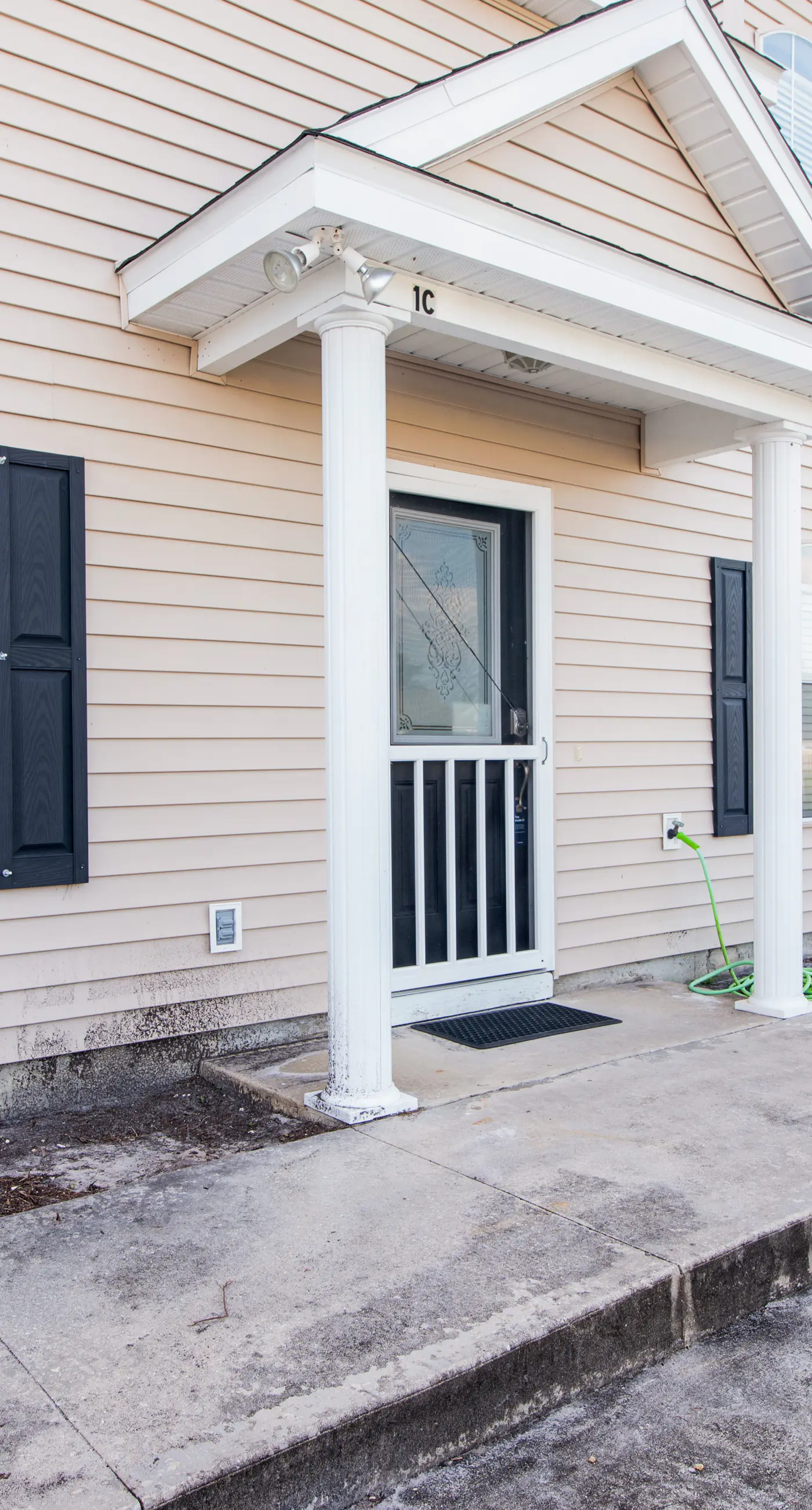 Family-Friendly Home w/ Shared Pool, High-Speed WiFi, Washer/Dryer, & Central AC