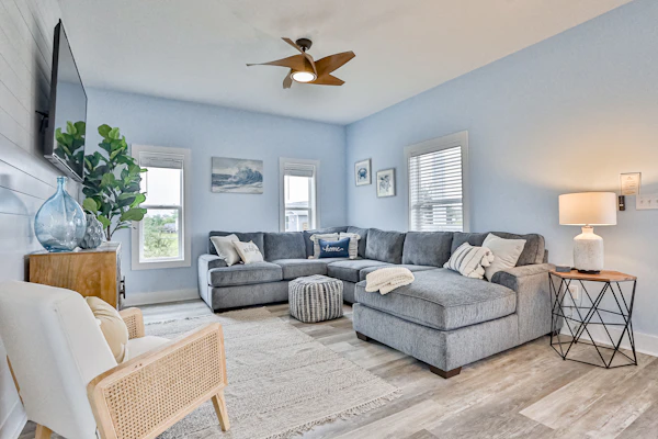 Gorgeous beach home with new swimming pool