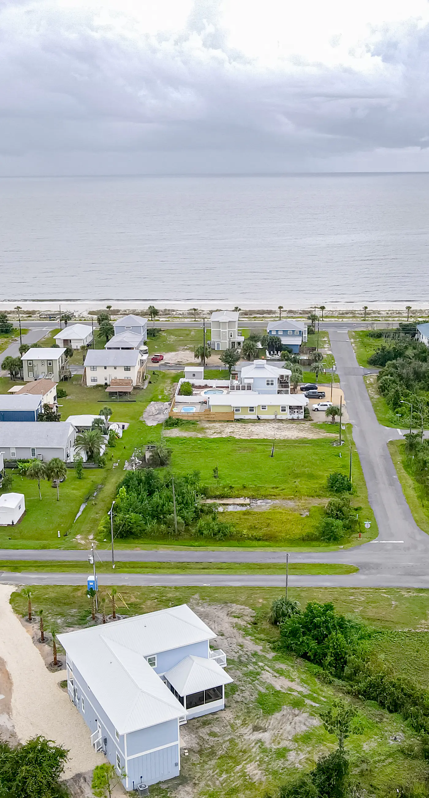 Gorgeous beach home with new swimming pool
