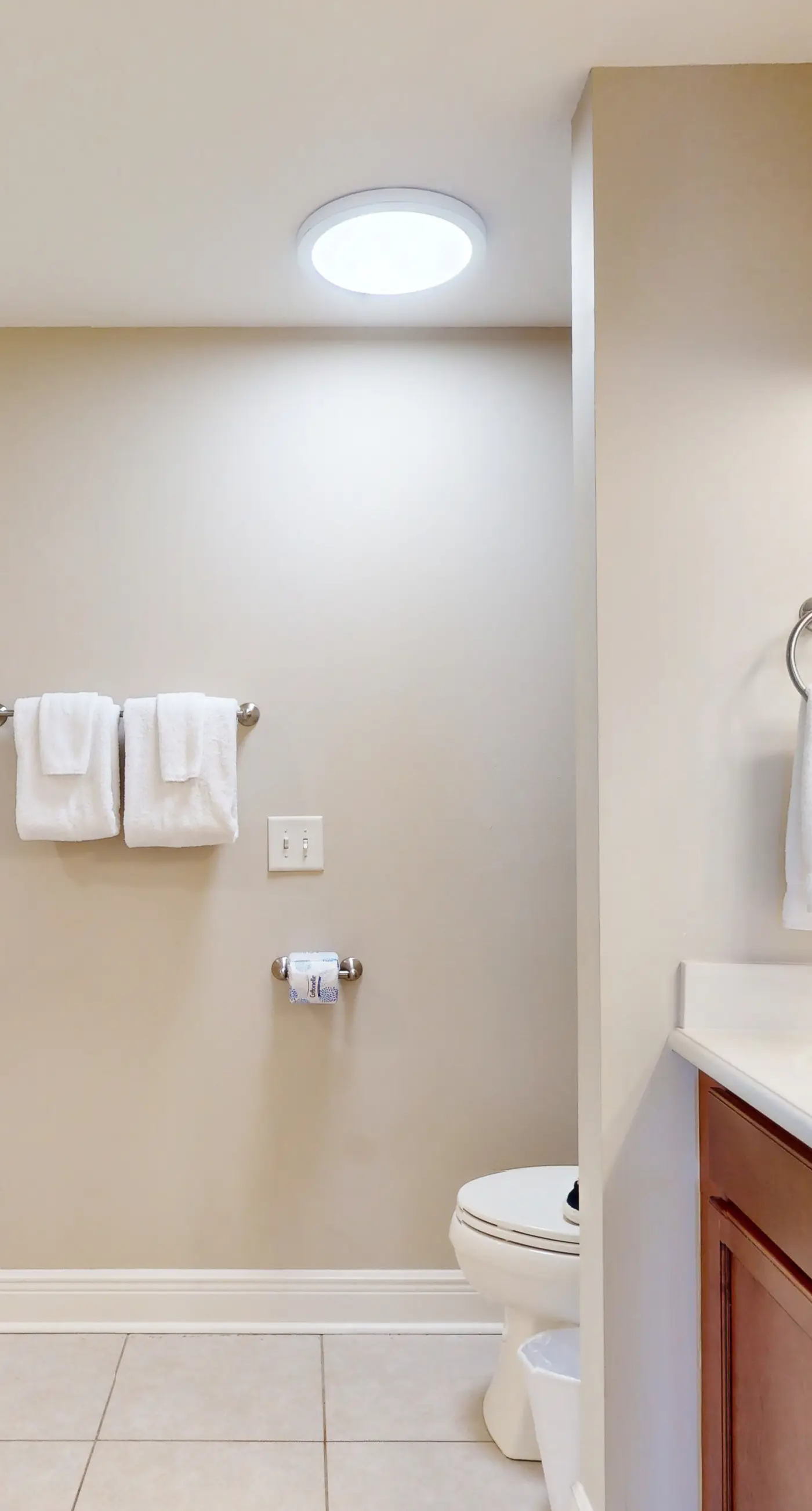 Water-view condo with hot tub, pool, fitness room & balcony - dog-friendly