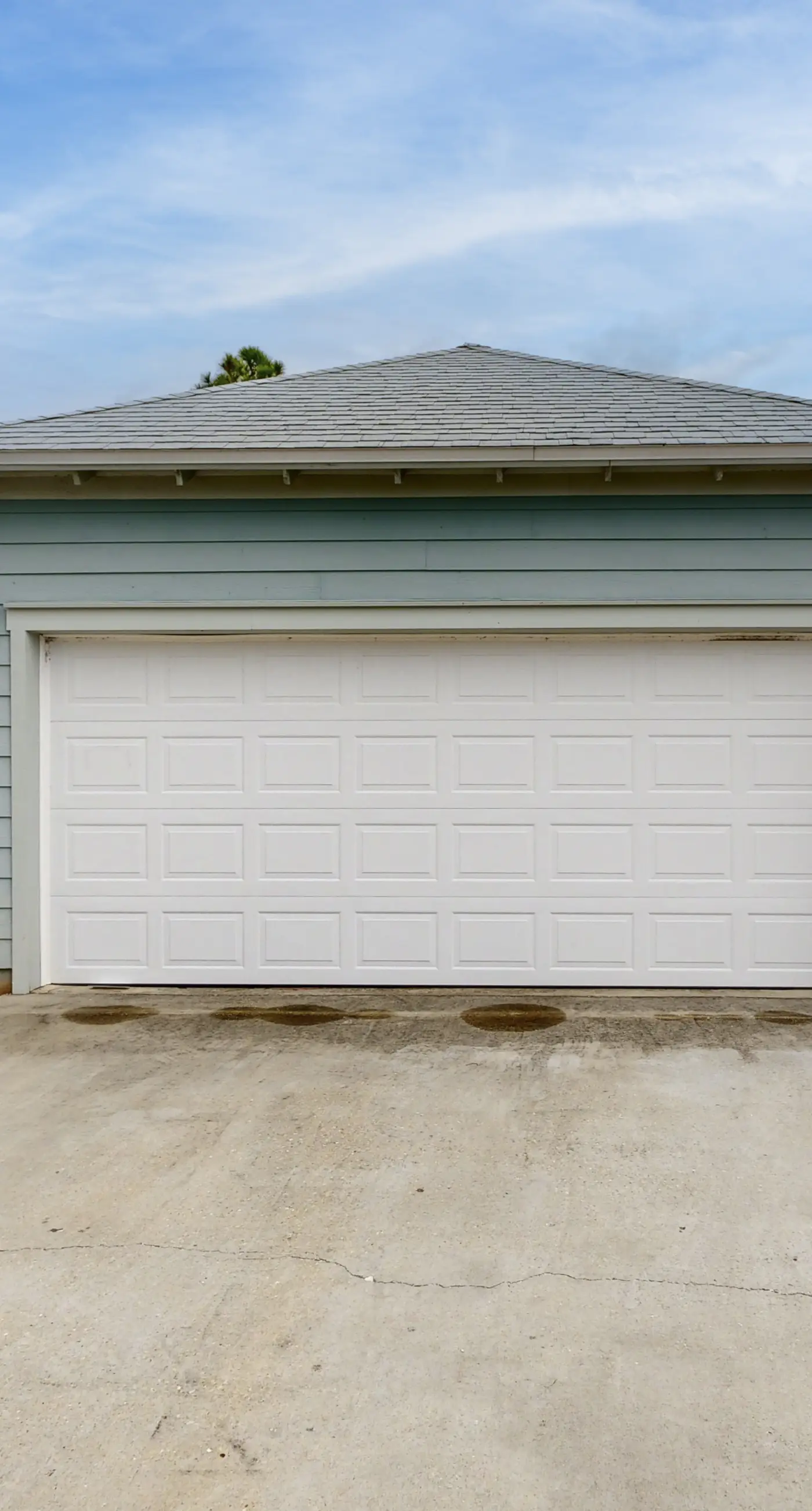 Lovely Home w/ Screened-In Porches, Balcony & Shared Pool - Walk to the Beach